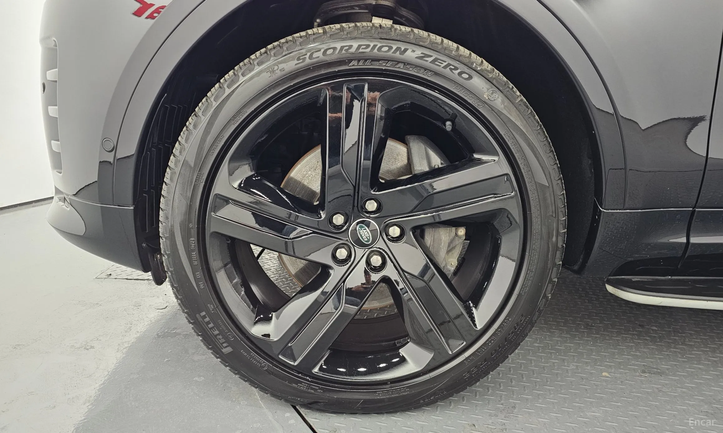 Land Rover Discovery 5 превью 9