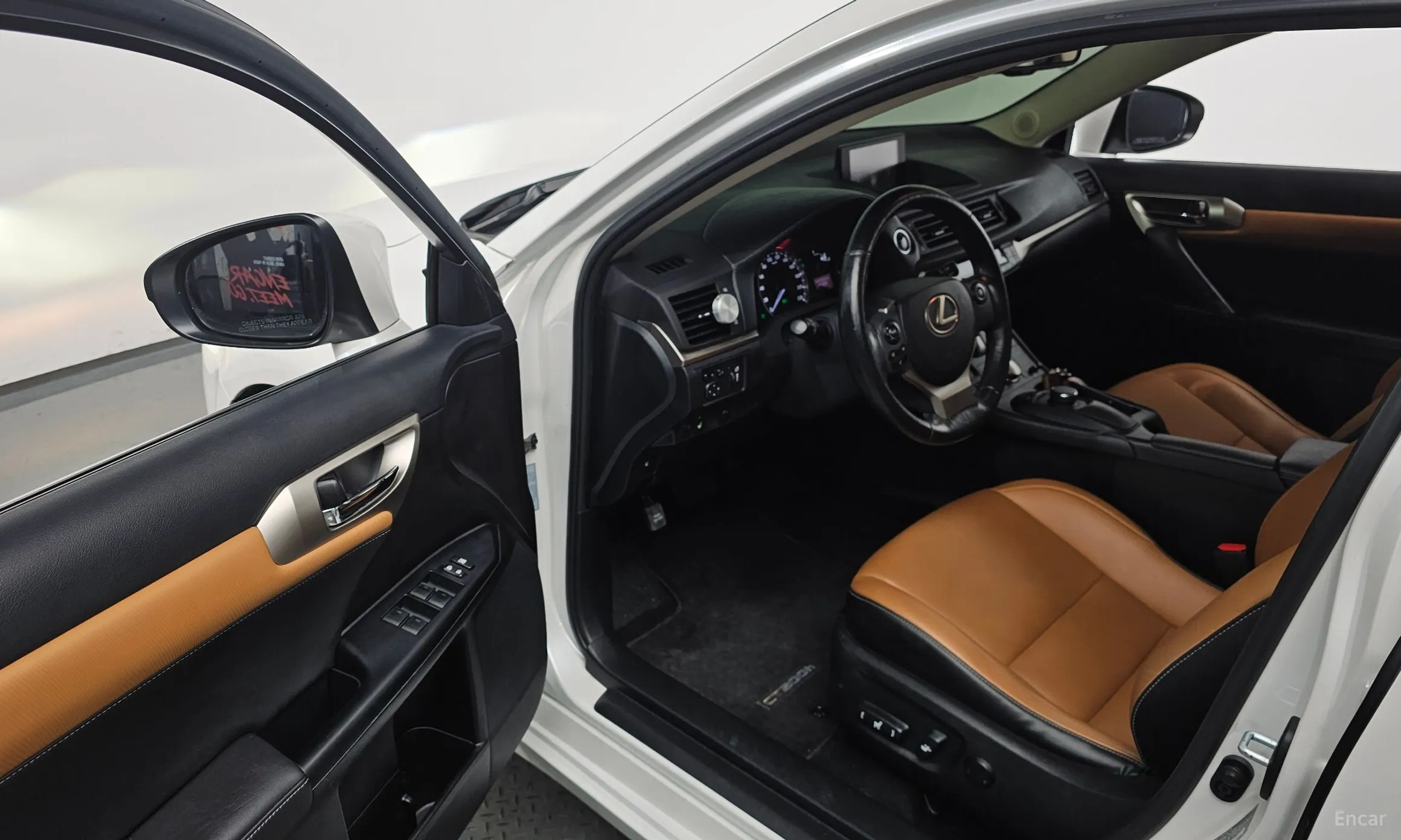Lexus CT200h превью 11