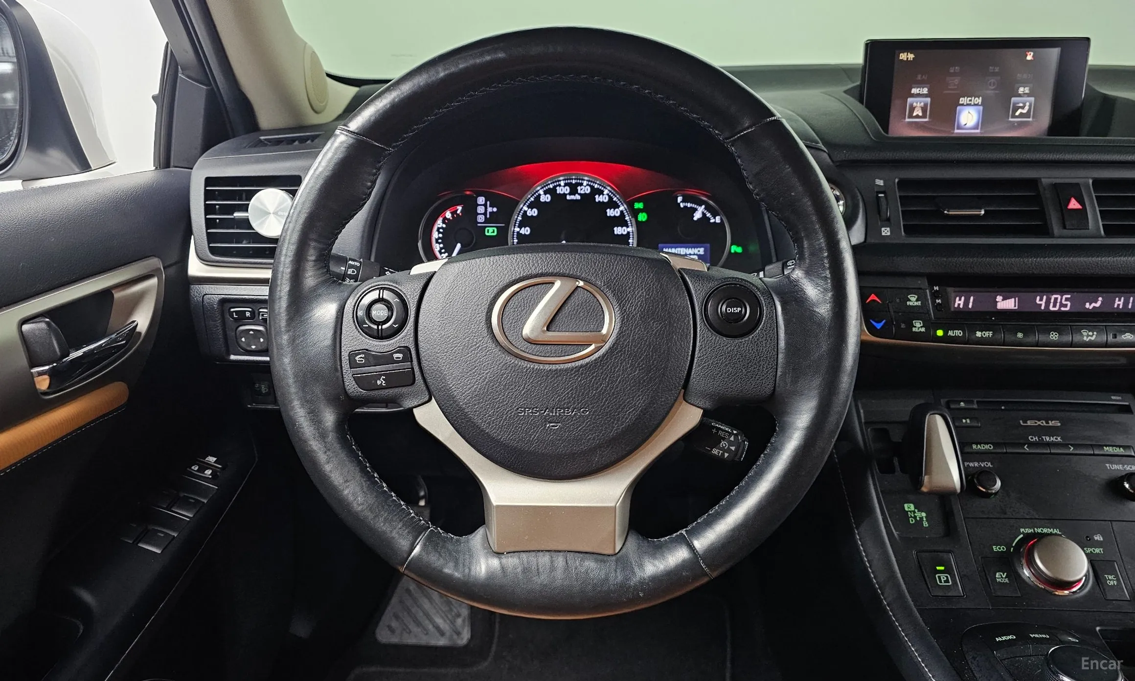 Lexus CT200h превью 13