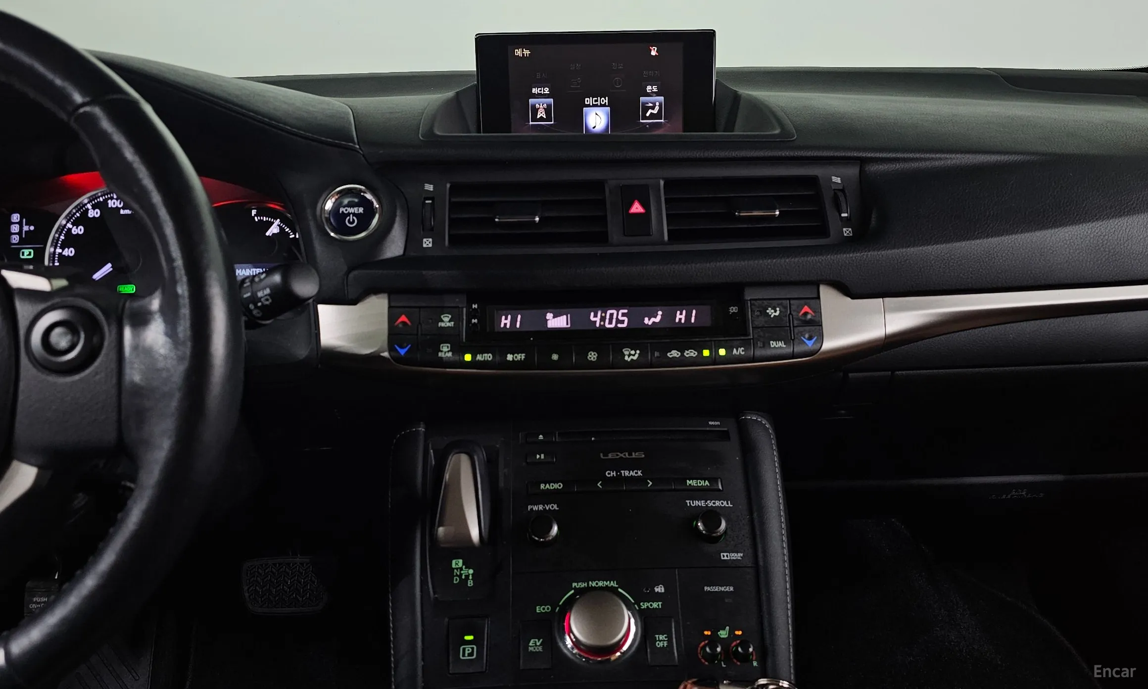 Lexus CT200h превью 14