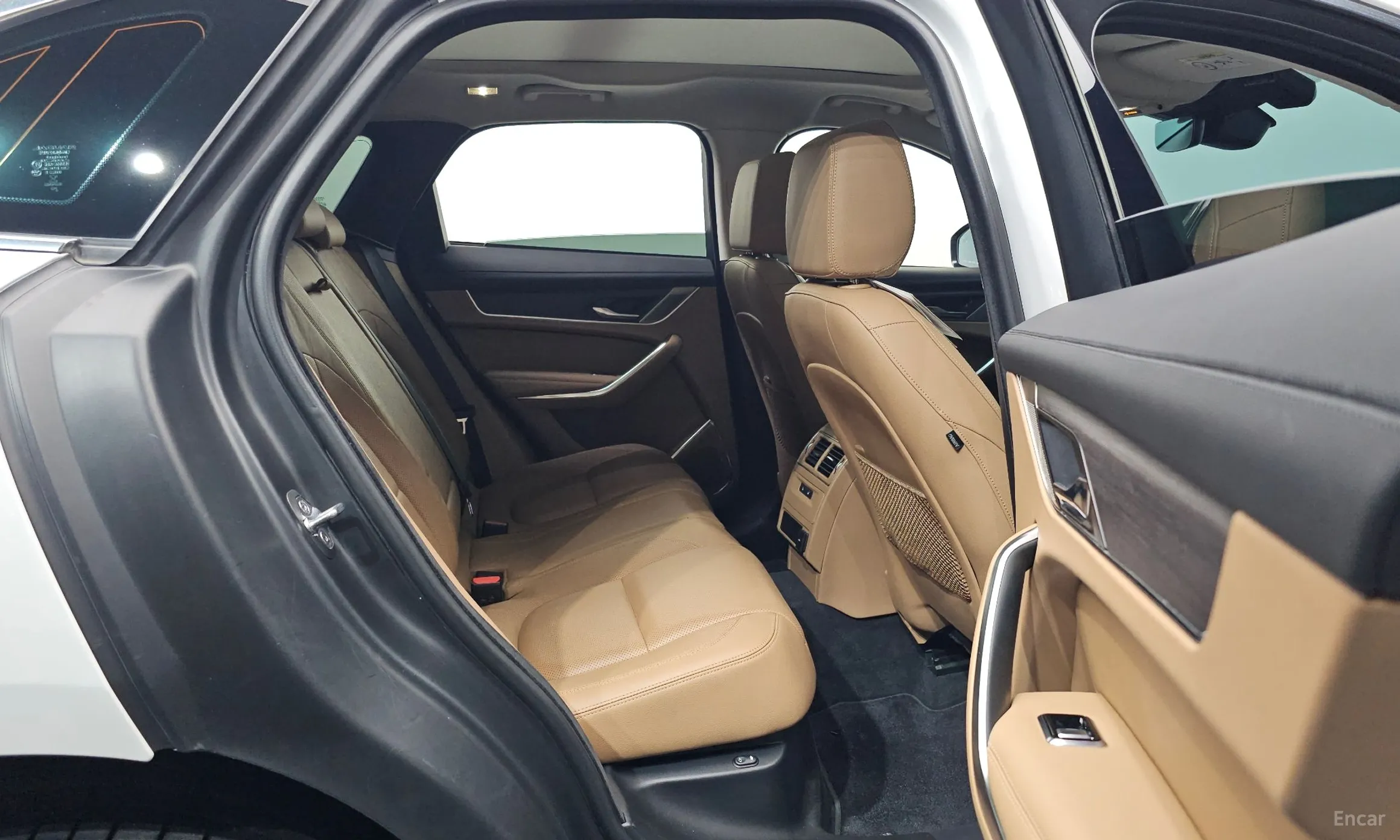 Jaguar F-PACE превью 12