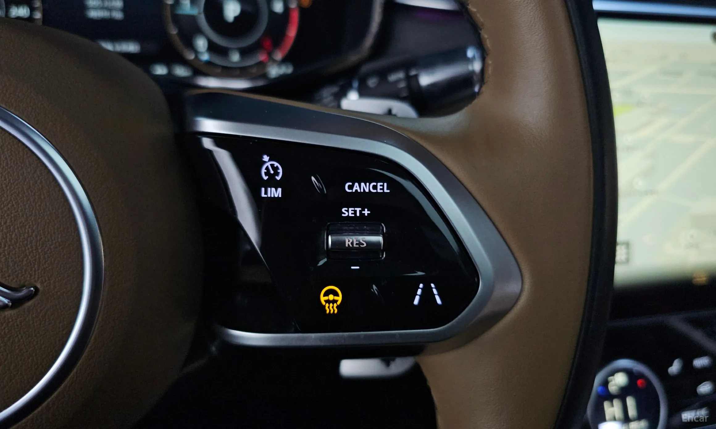 Jaguar F-PACE превью 14