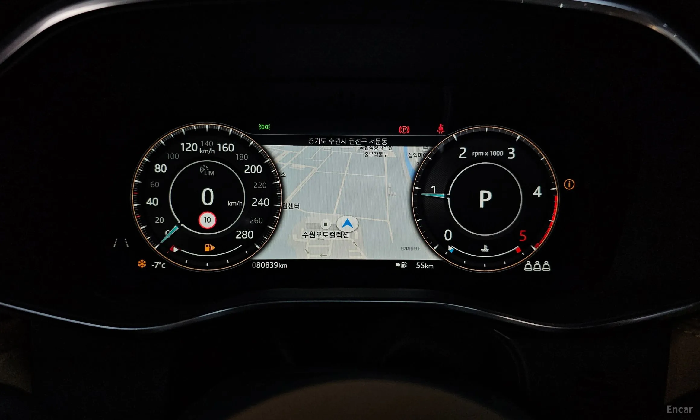 Jaguar F-PACE превью 8