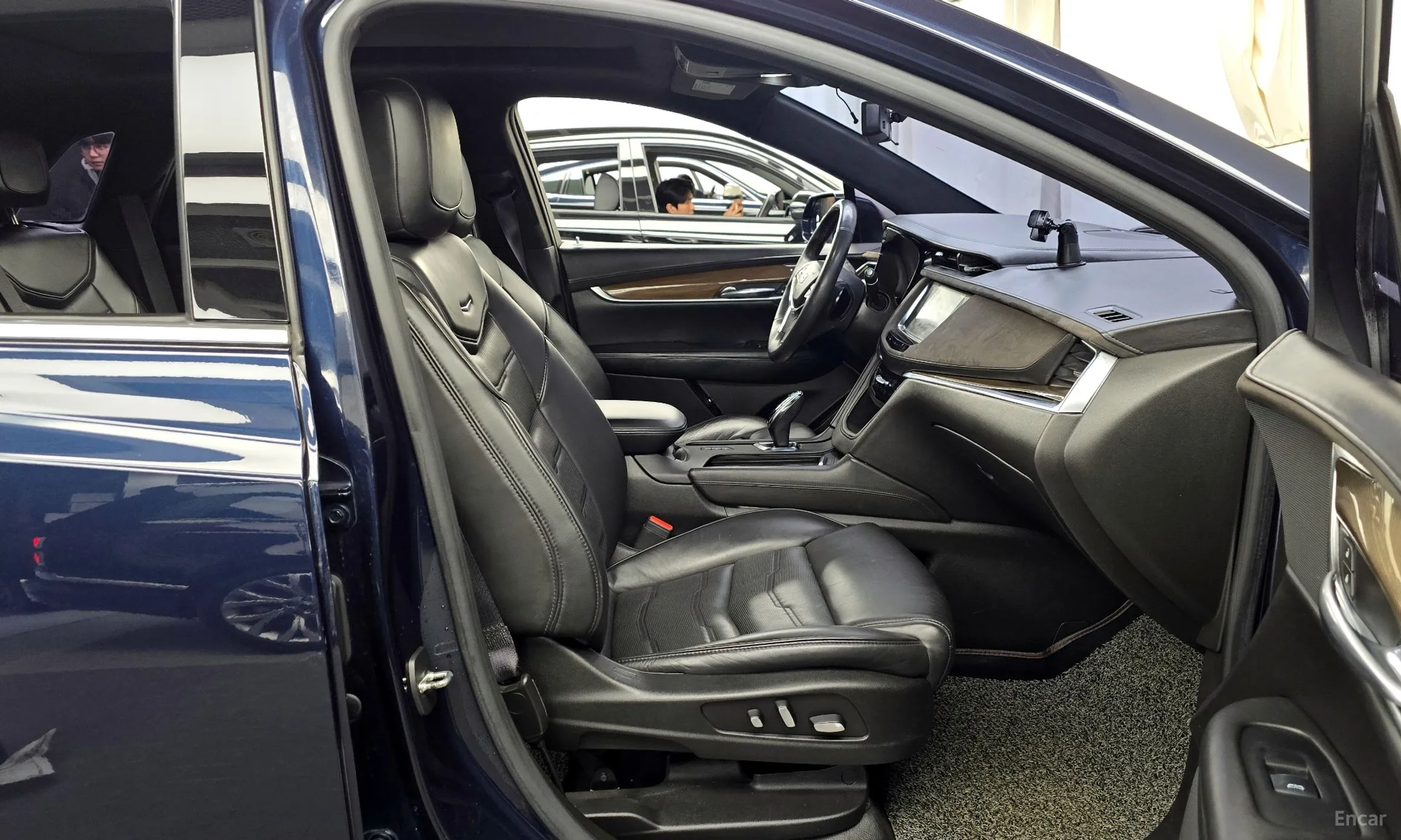 Cadillac XT5 превью 11