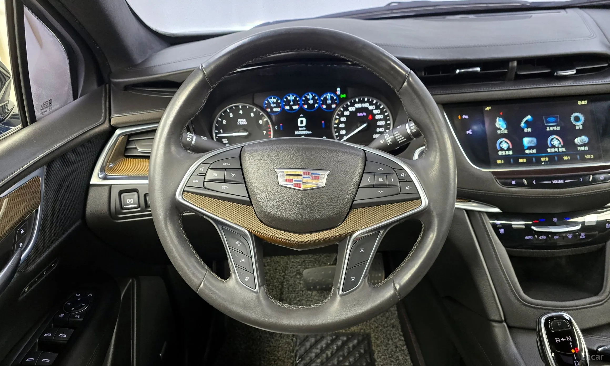 Cadillac XT5 превью 13