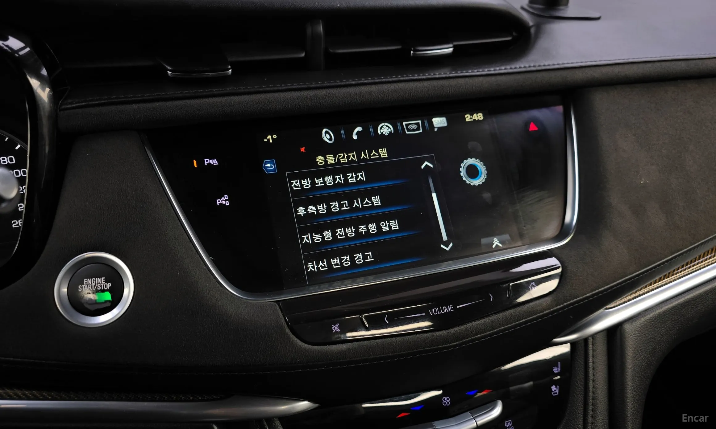 Cadillac XT5 превью 16
