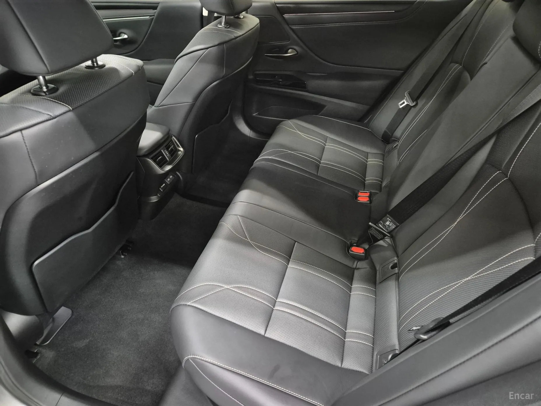 Lexus ES300h 7th Generation превью 14