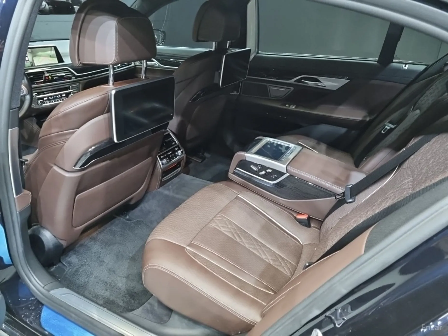 BMW 7 Series (G11) превью 10