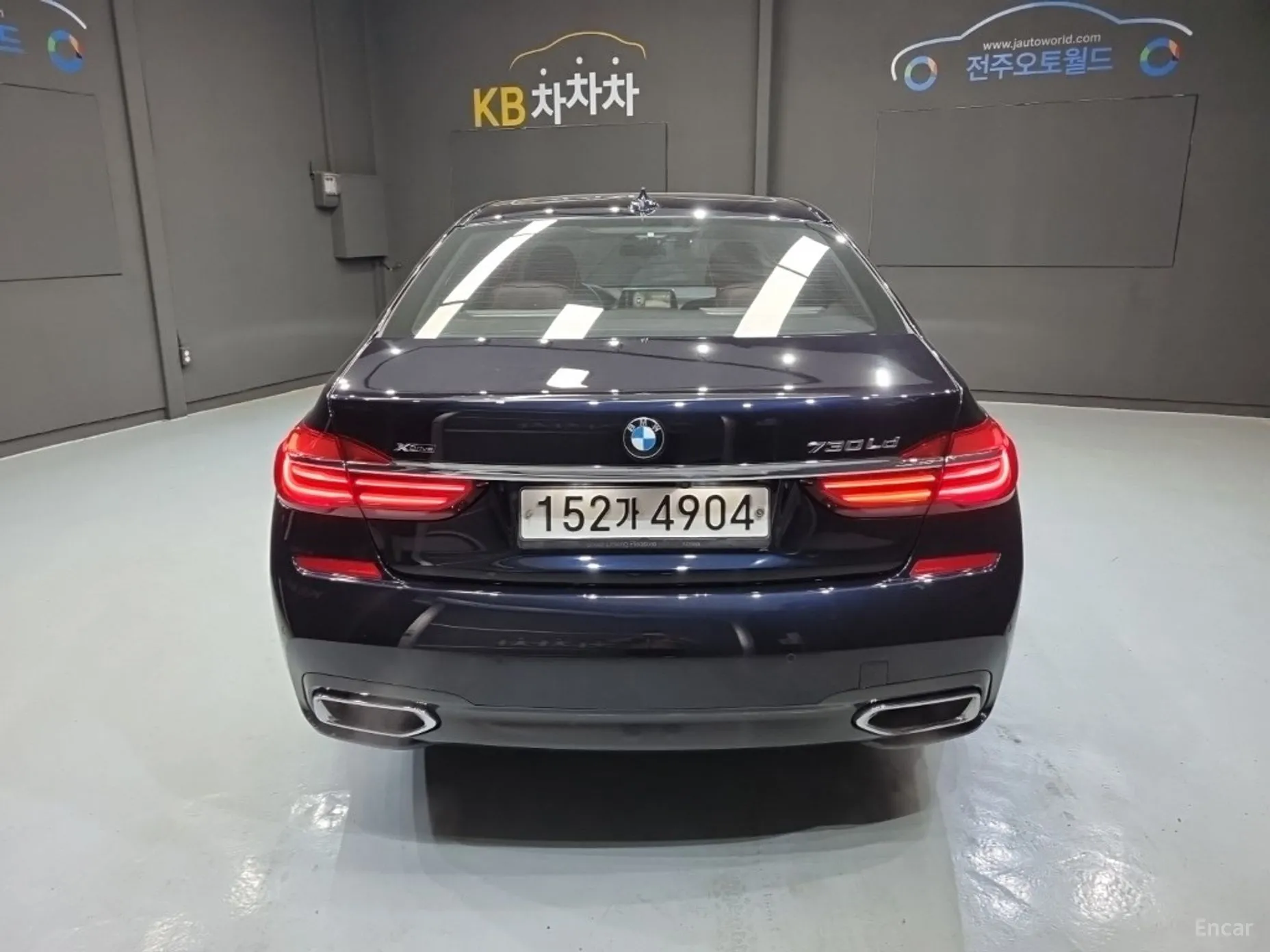 BMW 7 Series (G11) превью 12