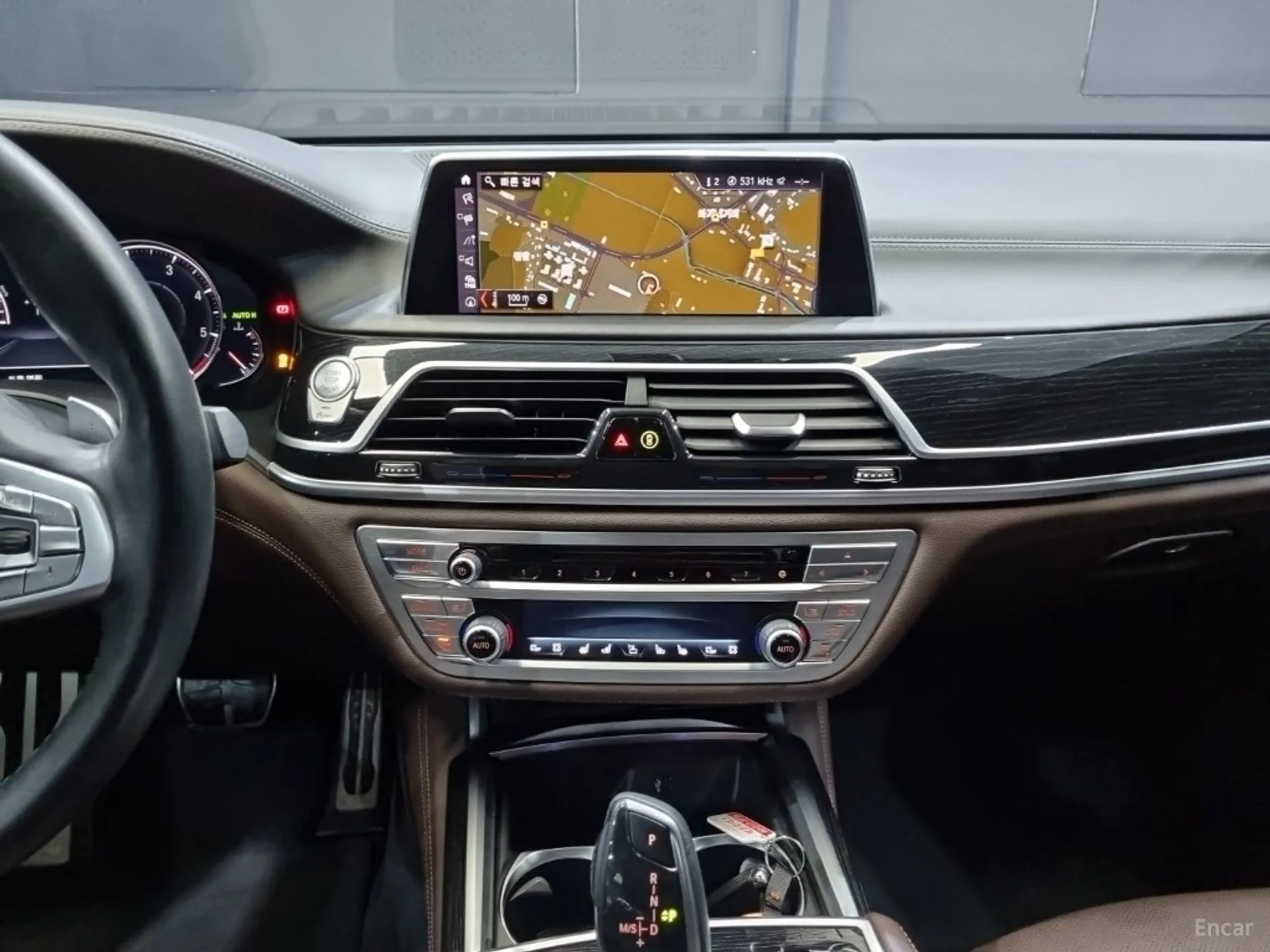 BMW 7 Series (G11) превью 13