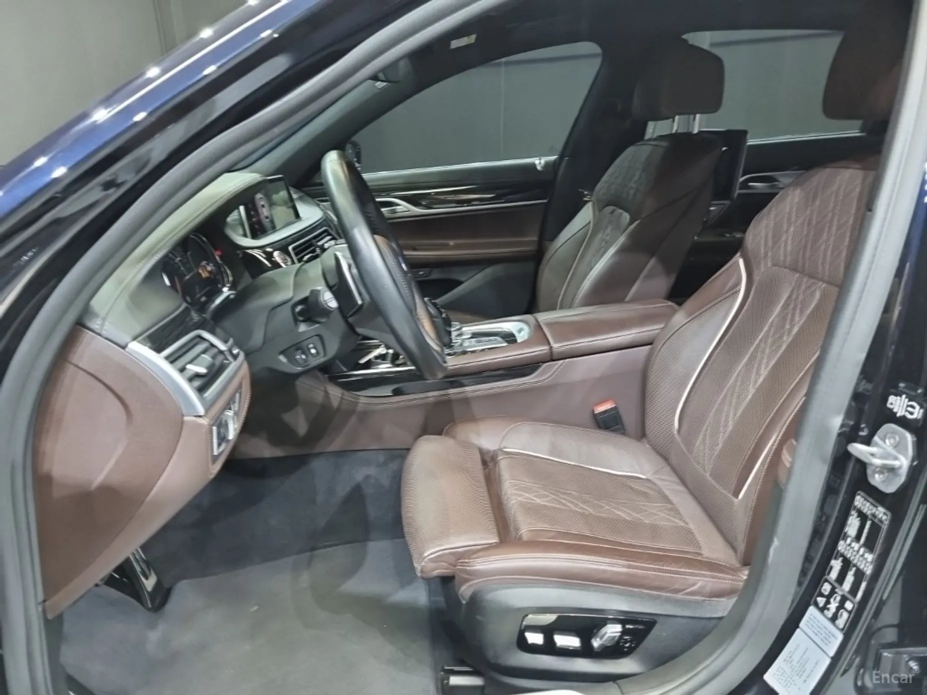 BMW 7 Series (G11) превью 7