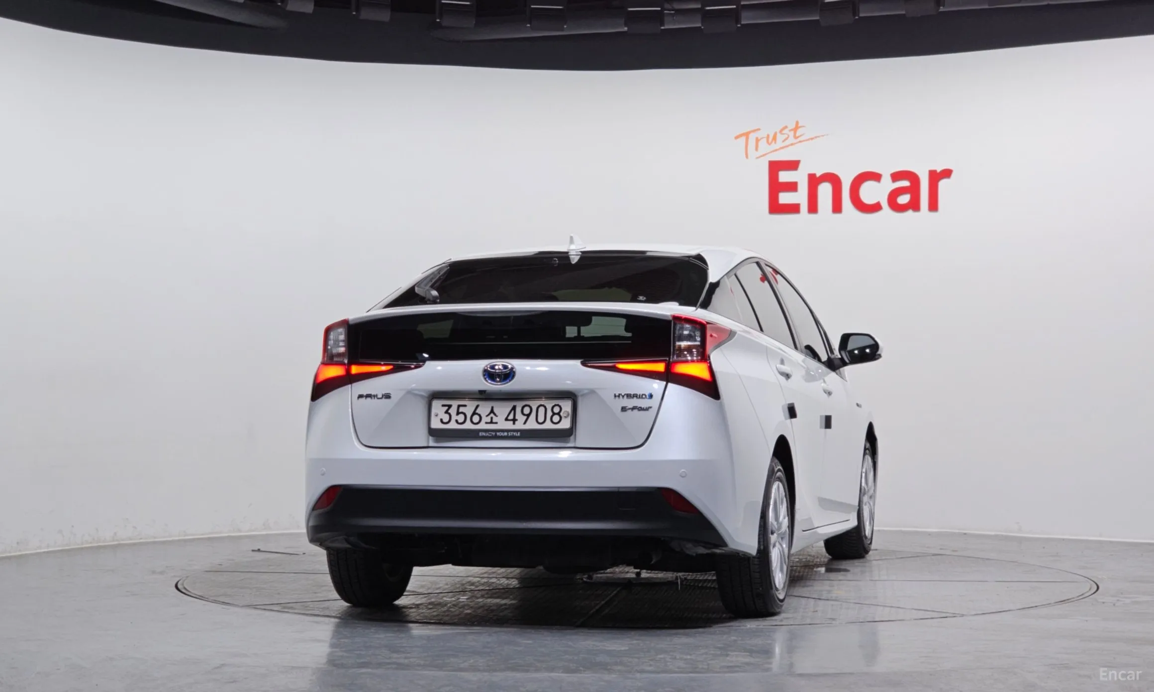 Toyota Prius 4th Generation превью 4