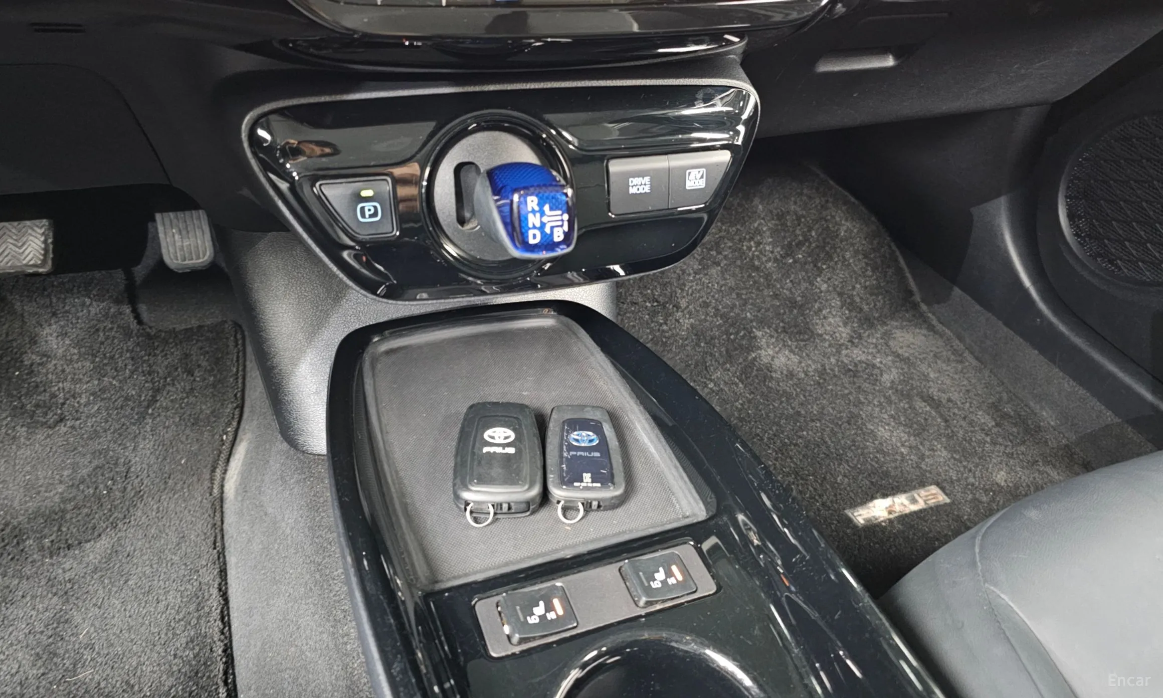 Toyota Prius 4th Generation превью 9