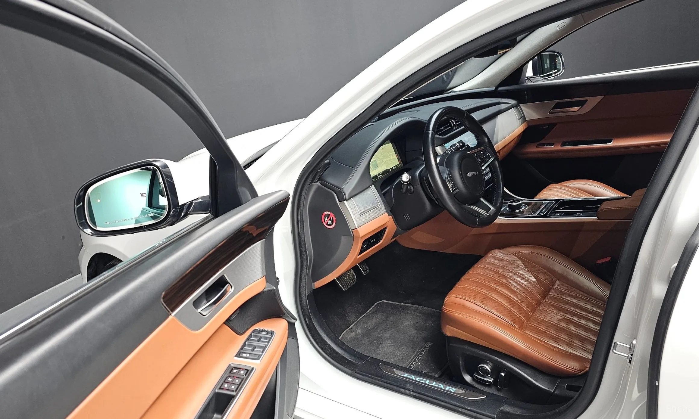 Jaguar XF (x260) превью 10