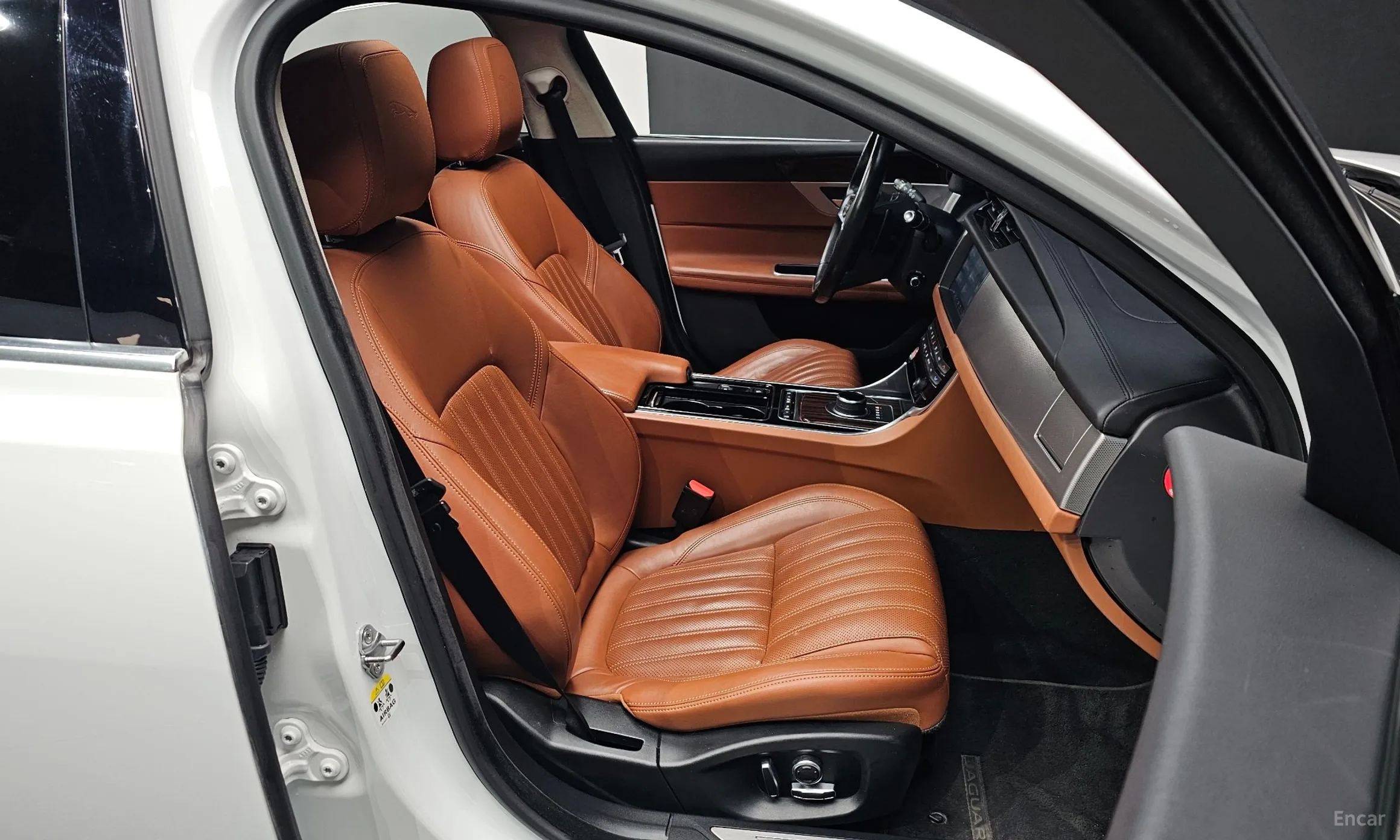 Jaguar XF (x260) превью 12