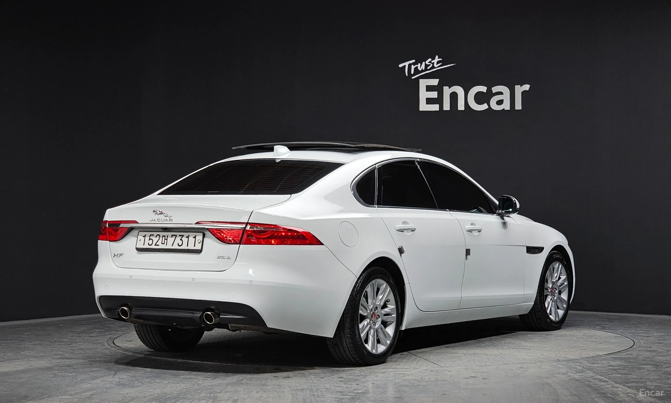 Jaguar XF (x260) превью 2