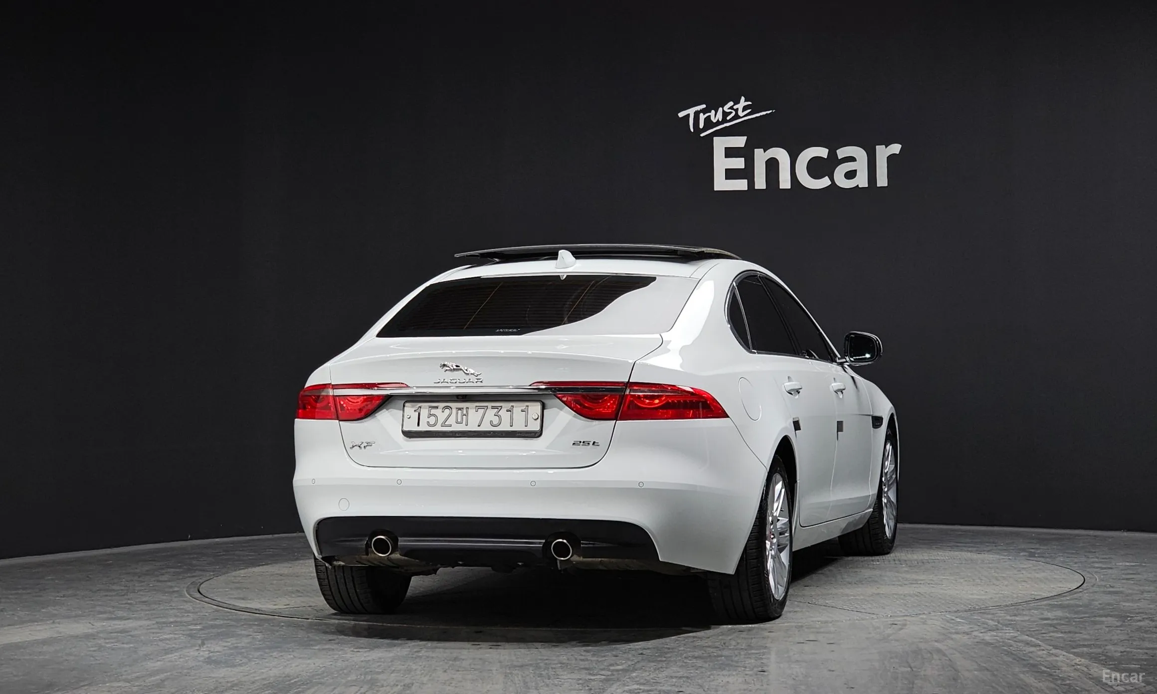 Jaguar XF (x260) превью 4
