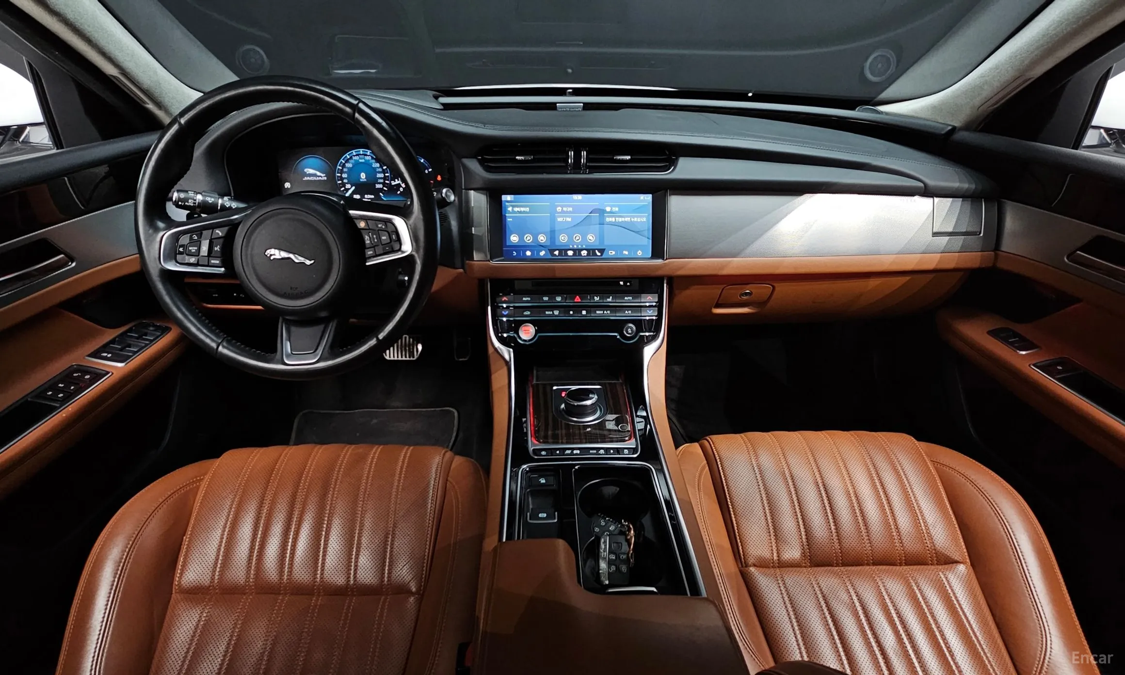Jaguar XF (x260) превью 7