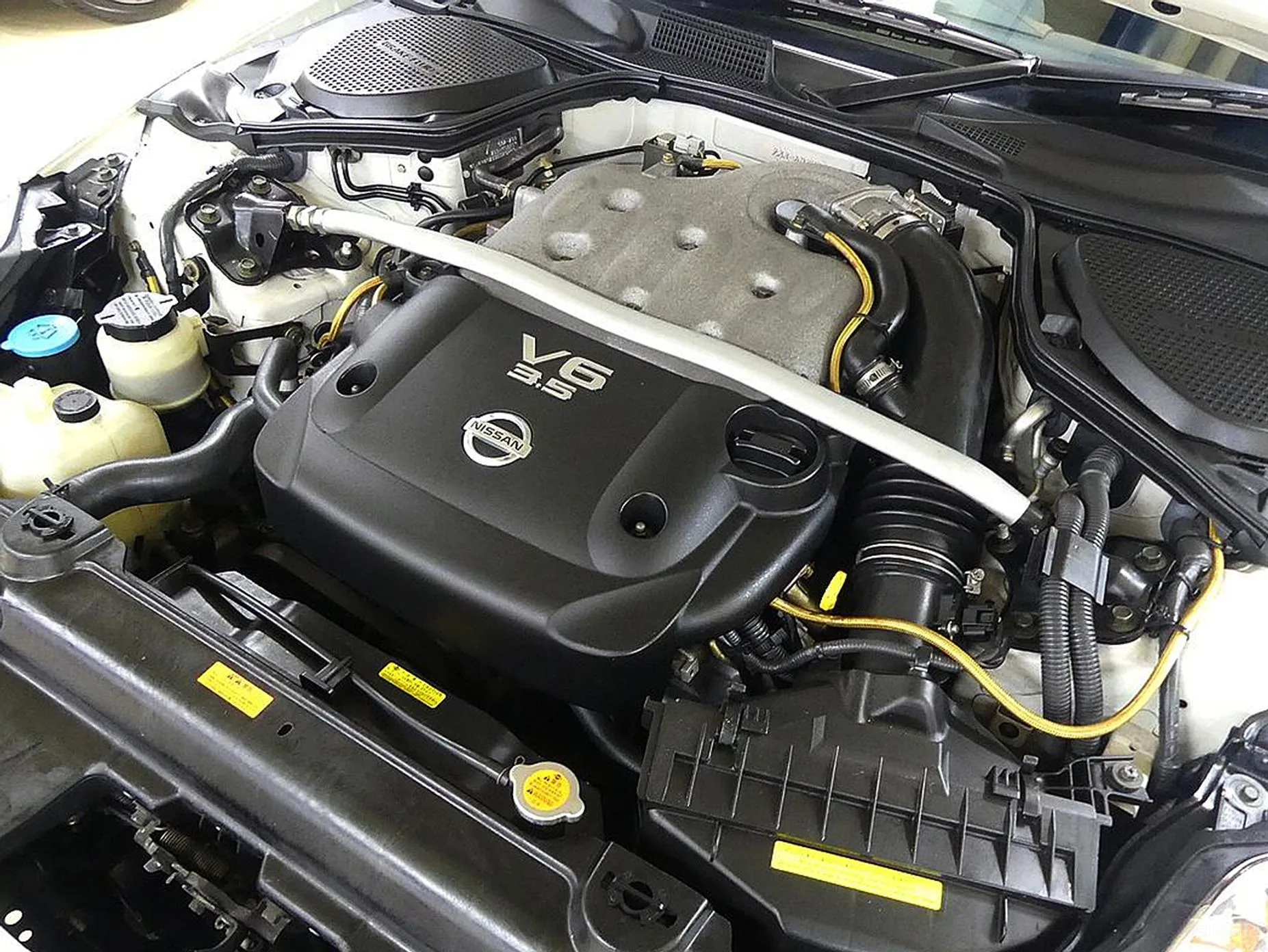 Nissan 350Z превью 10