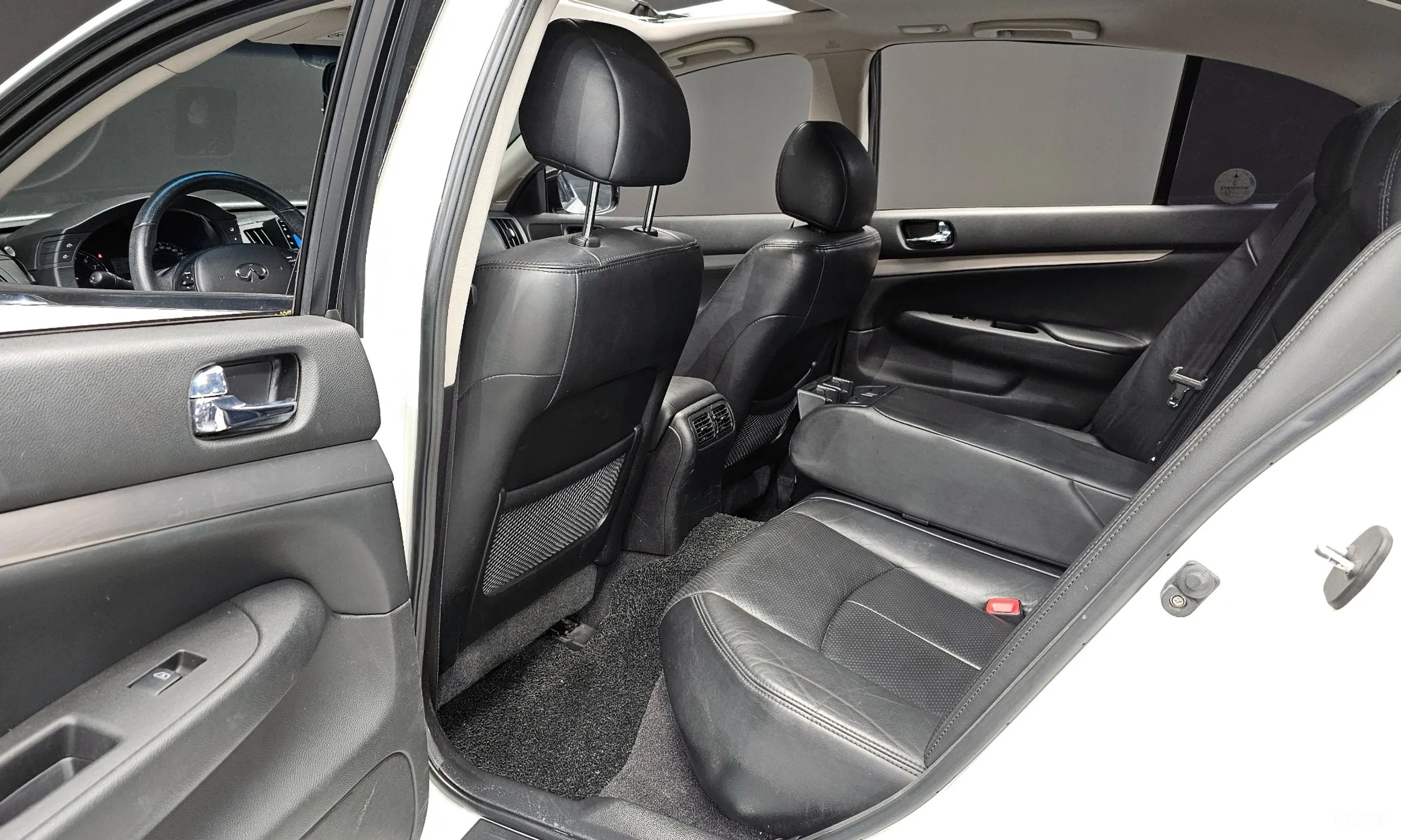 Infiniti G25 превью 12