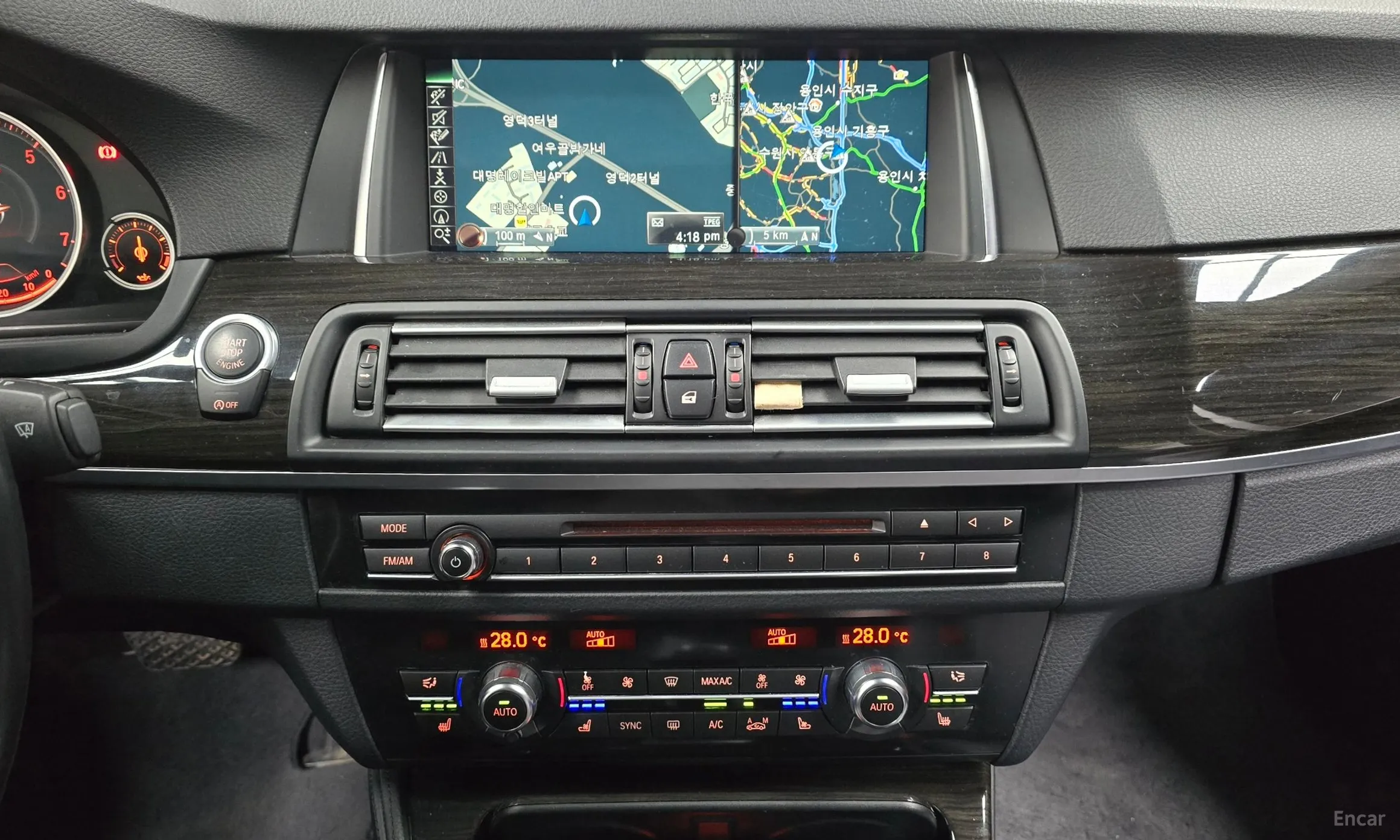 BMW 5 Series (F10) превью 14