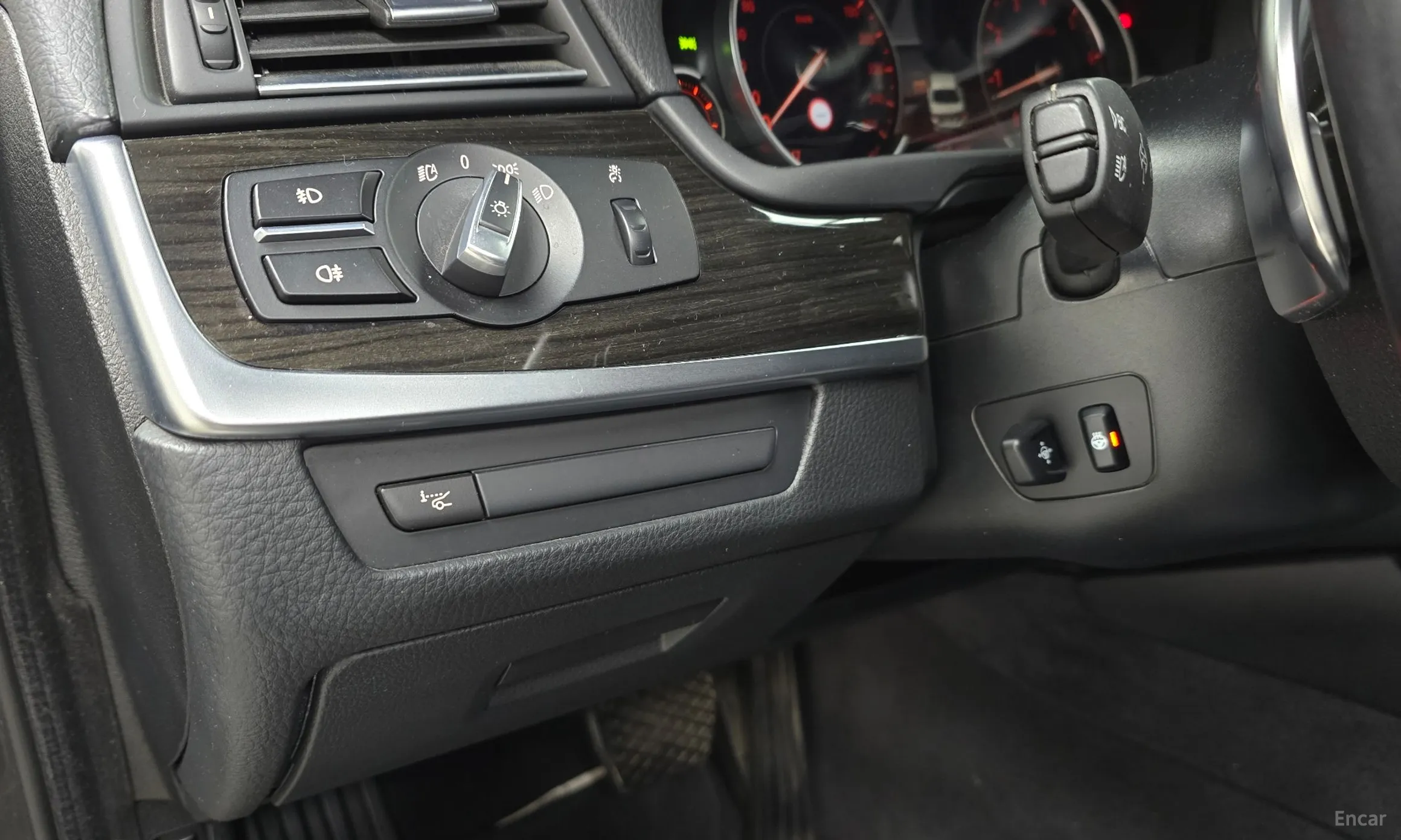 BMW 5 Series (F10) превью 16