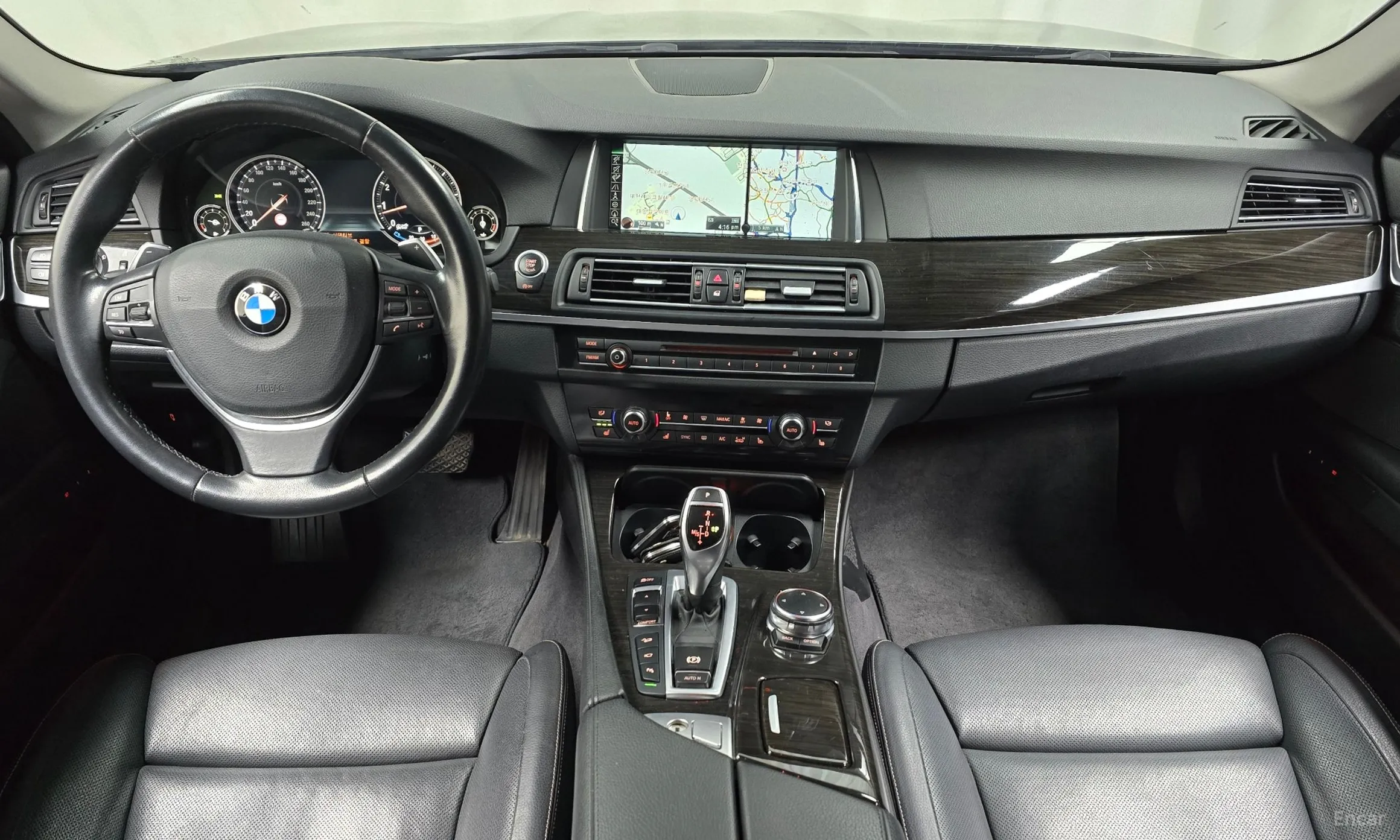 BMW 5 Series (F10) превью 7