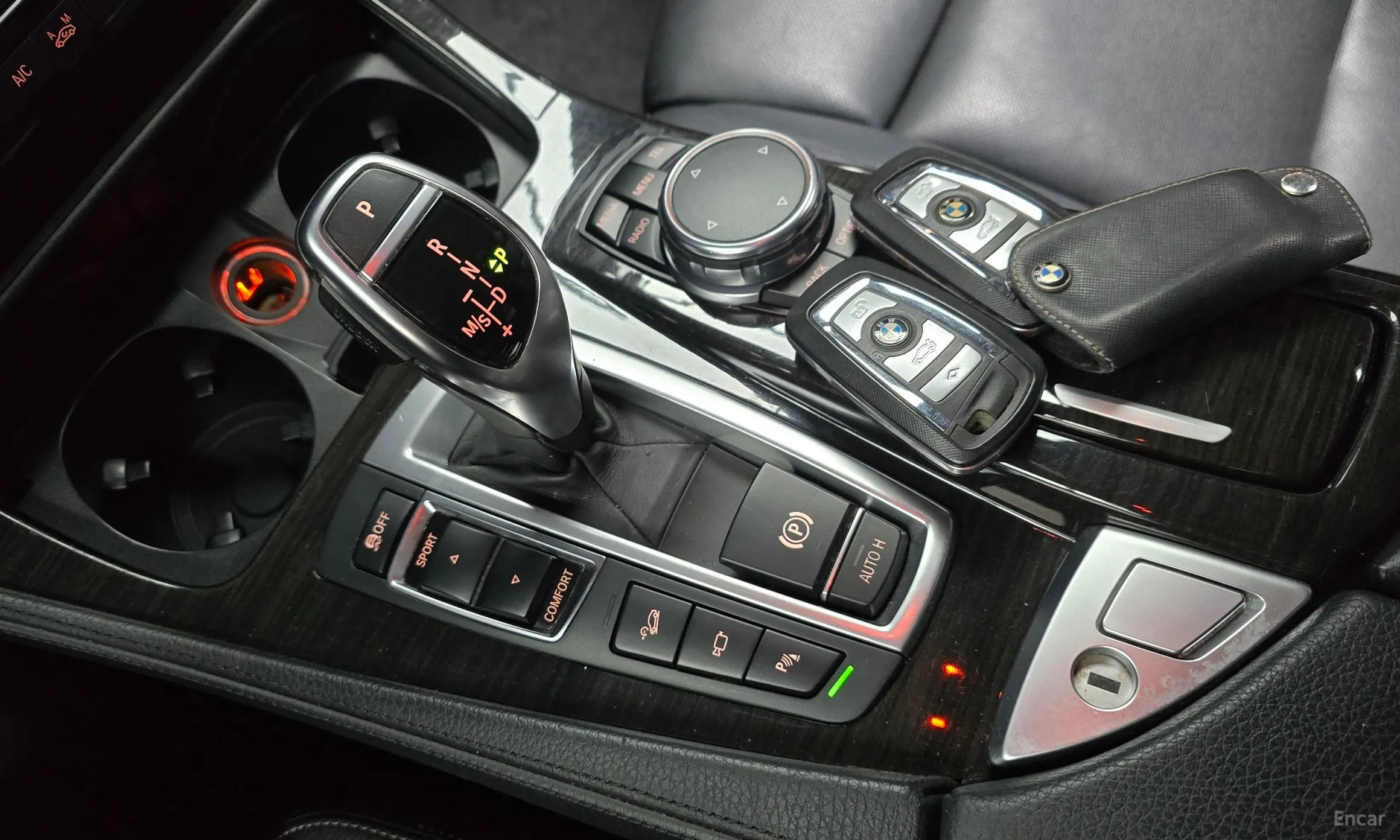 BMW 5 Series (F10) превью 9