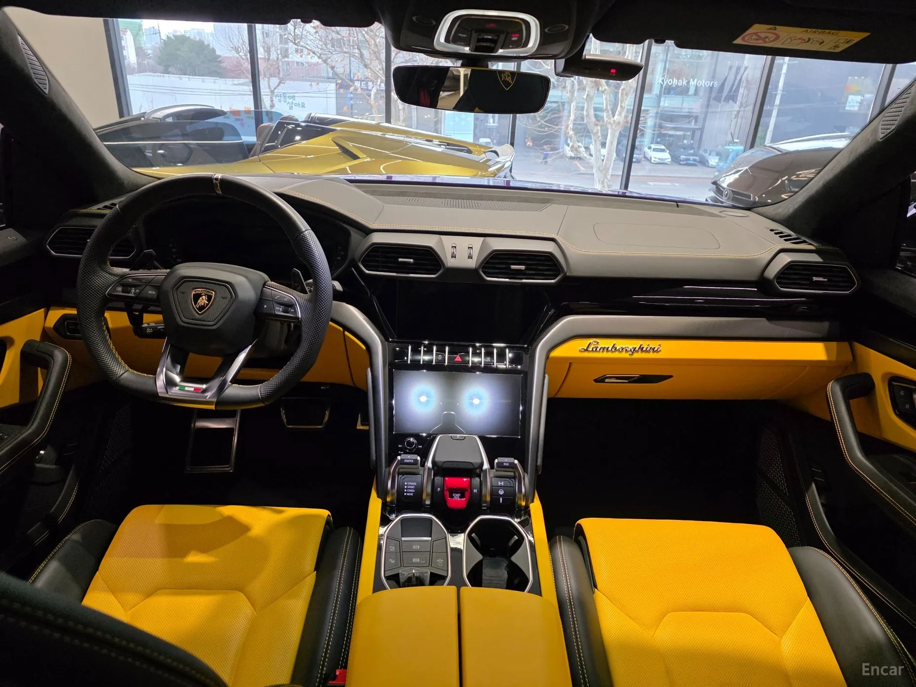 Lamborghini Urus превью 12