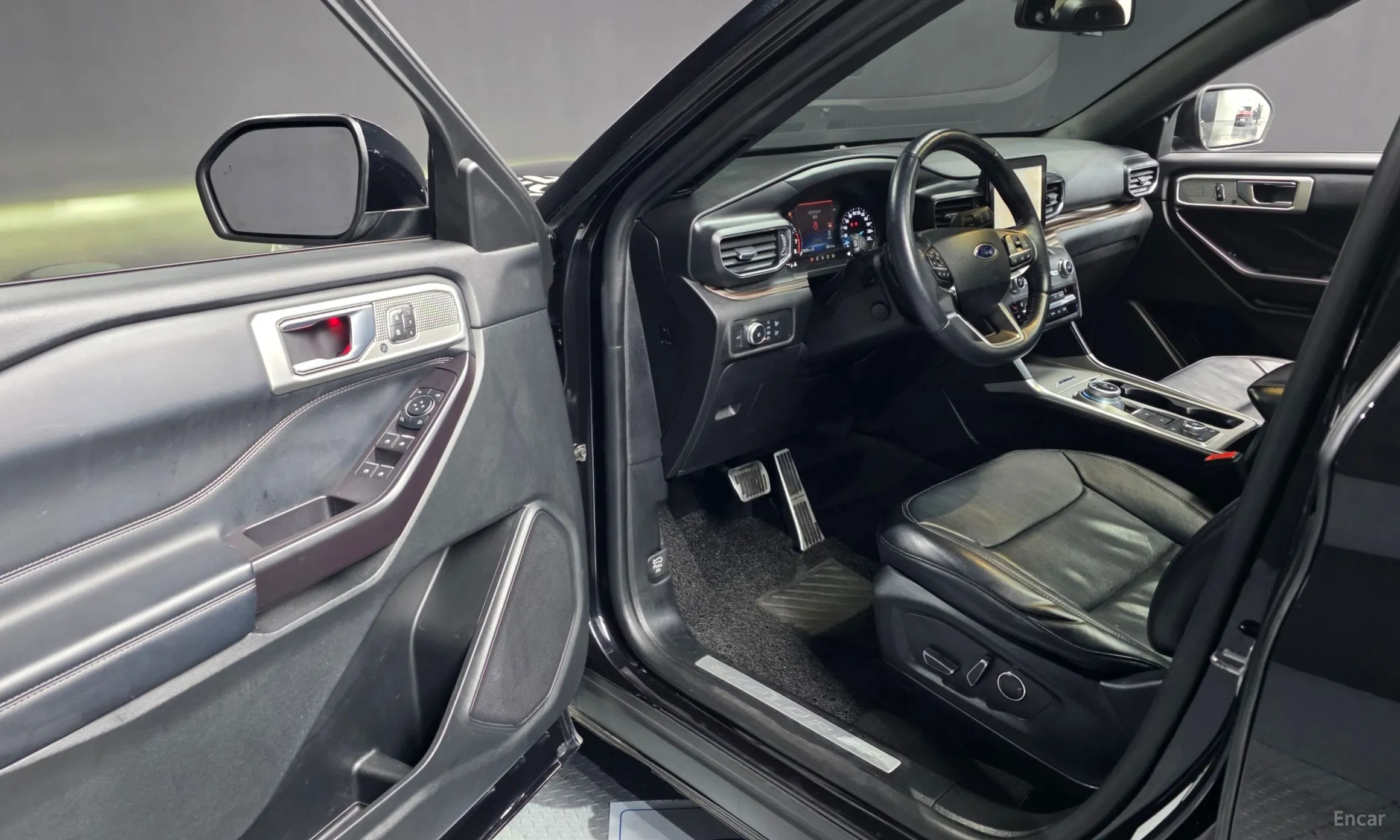 Ford Explorer 6th Generation превью 10