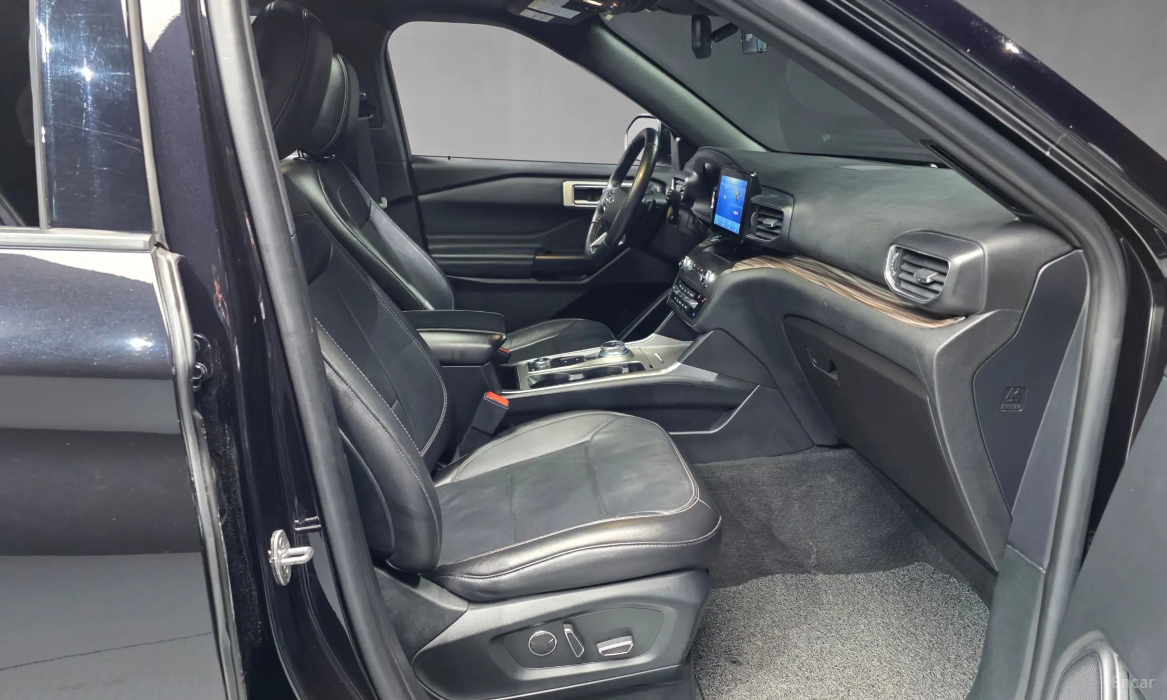 Ford Explorer 6th Generation превью 11