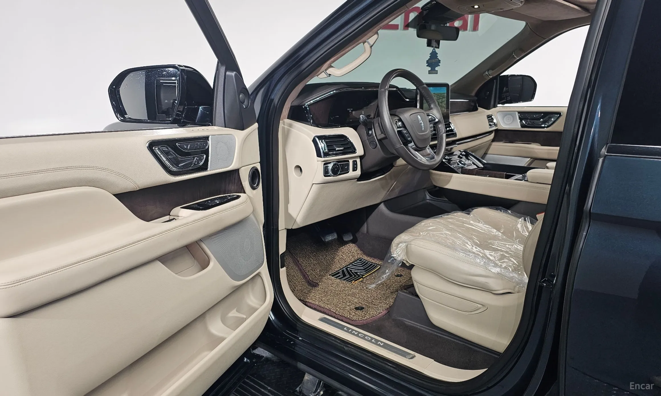 Lincoln Navigator 4th generation превью 10