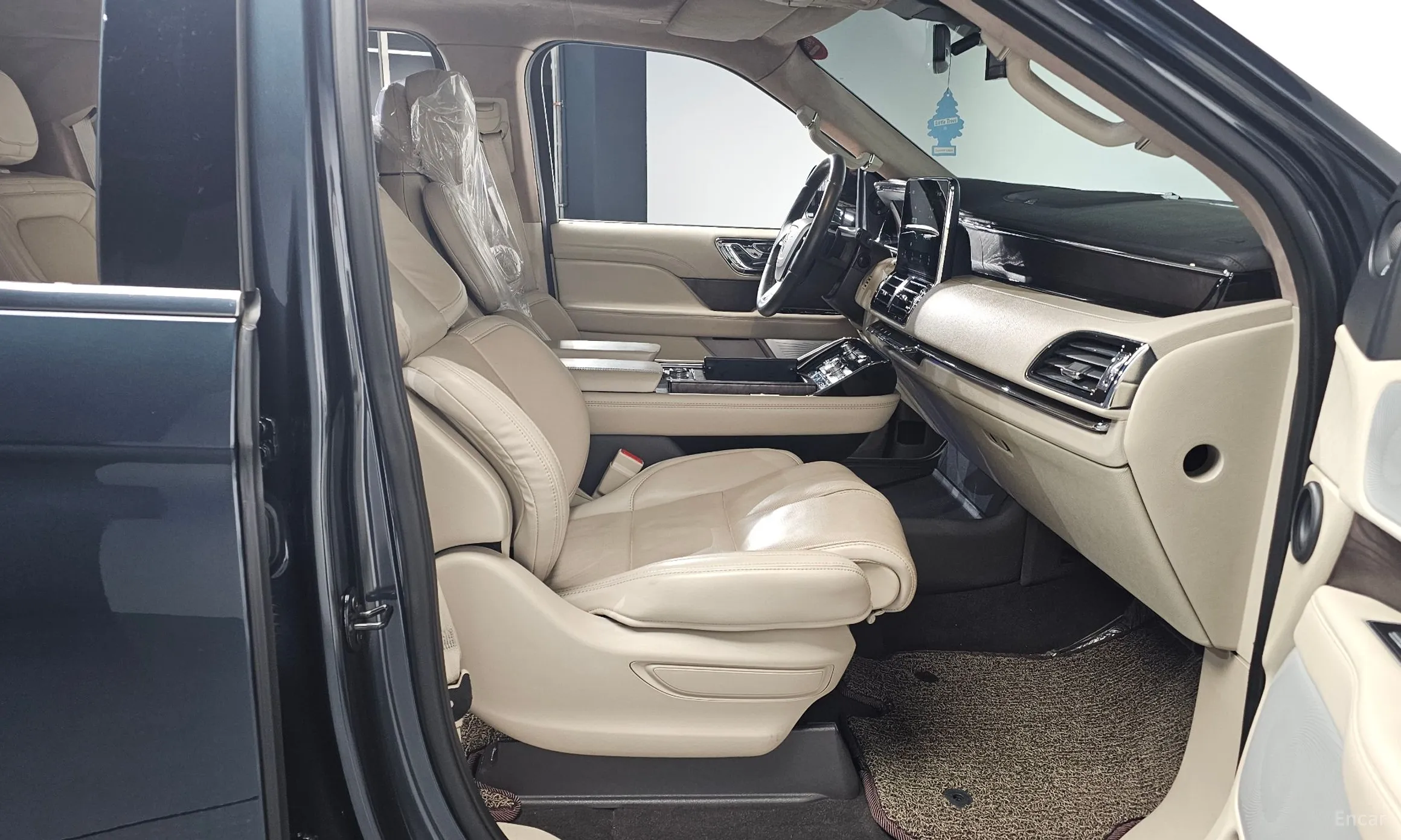 Lincoln Navigator 4th generation превью 11