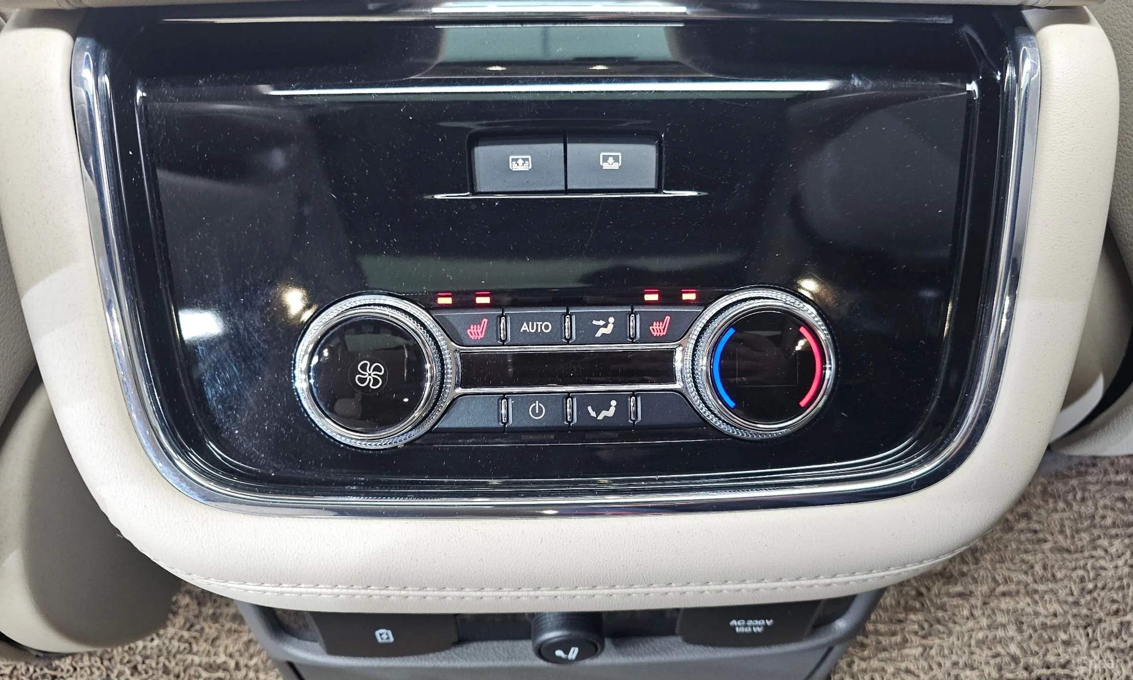 Lincoln Navigator 4th generation превью 18
