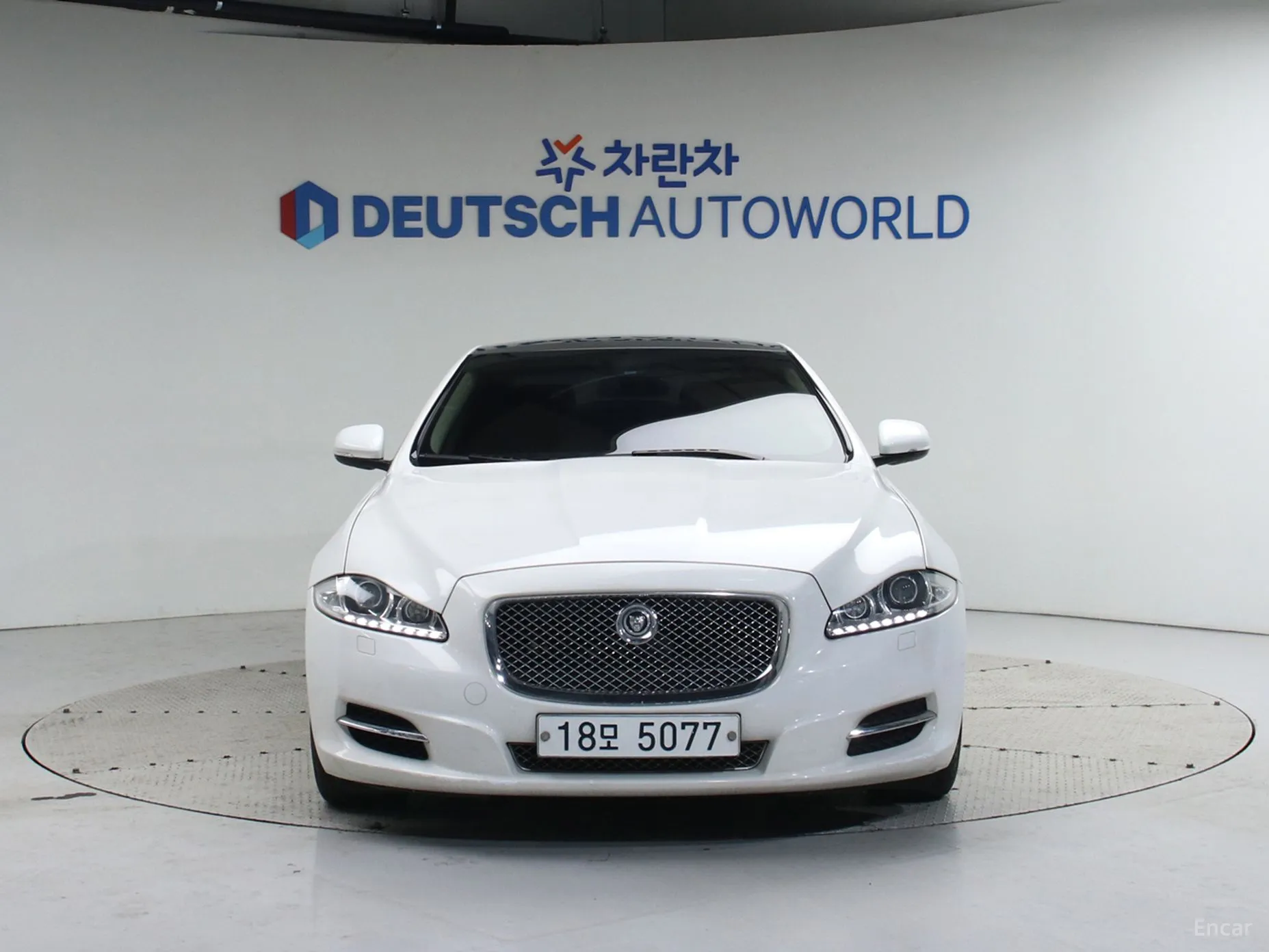 Jaguar All New XJ превью 3