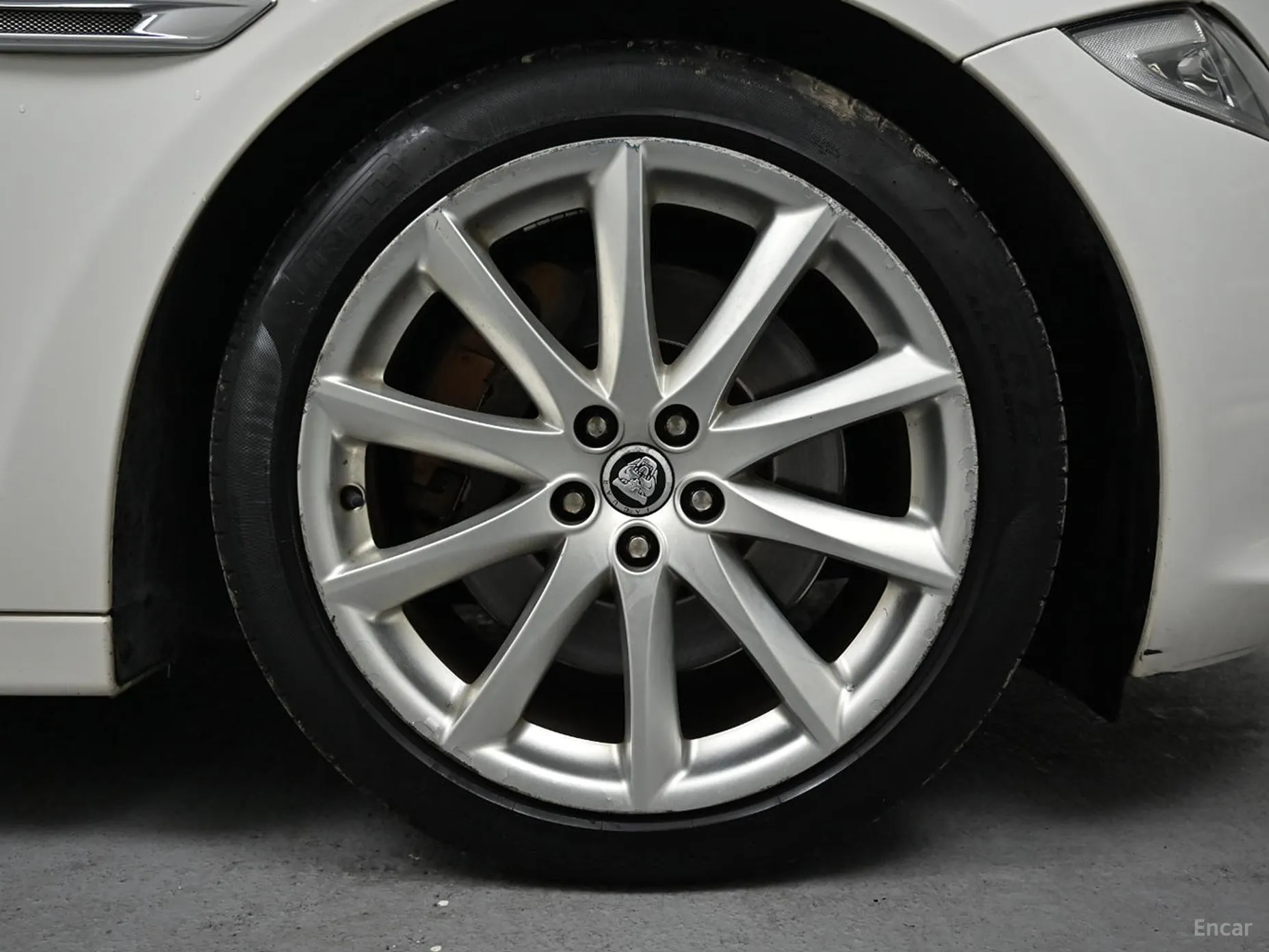 Jaguar All New XJ превью 5