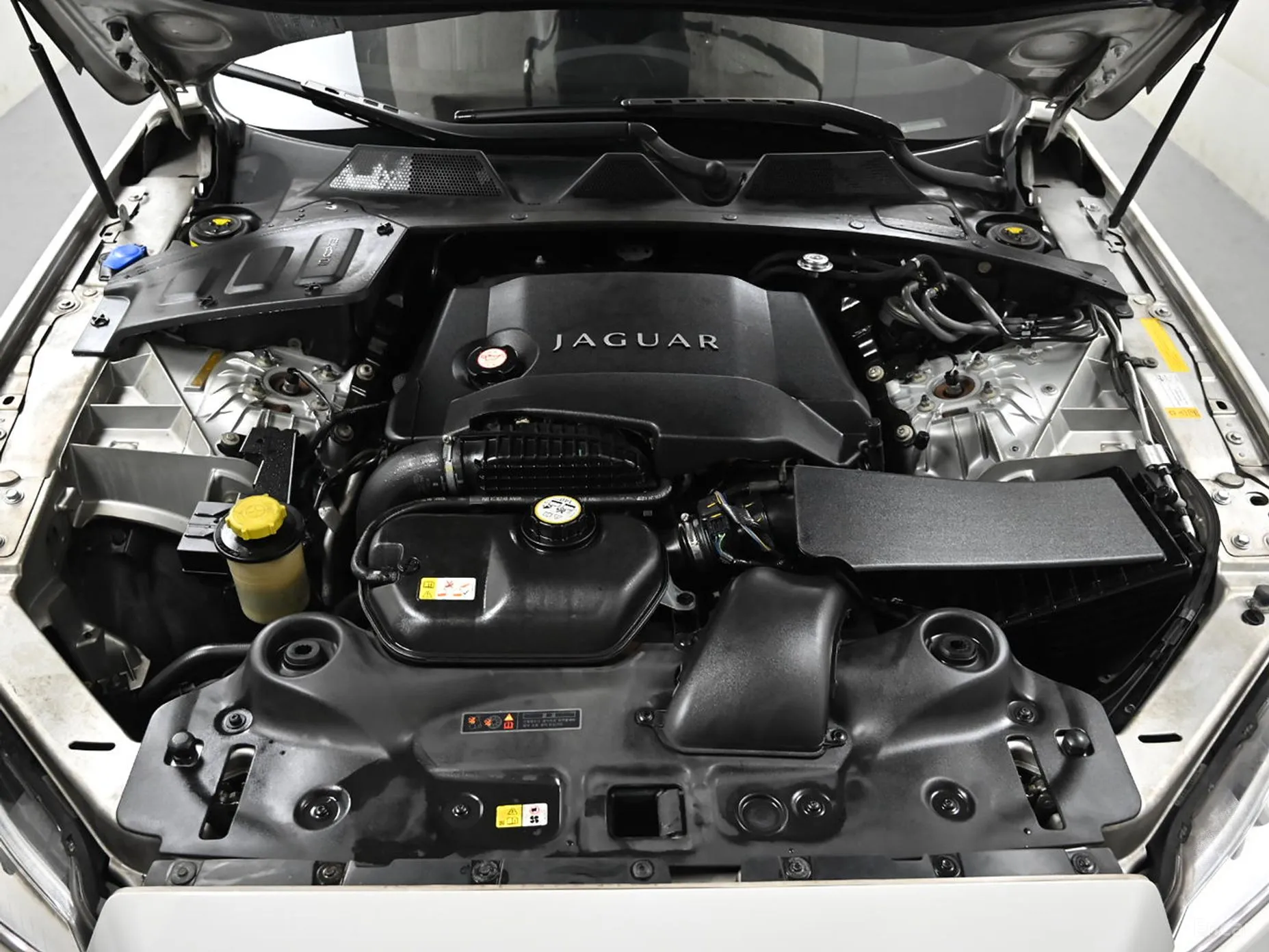 Jaguar All New XJ превью 6