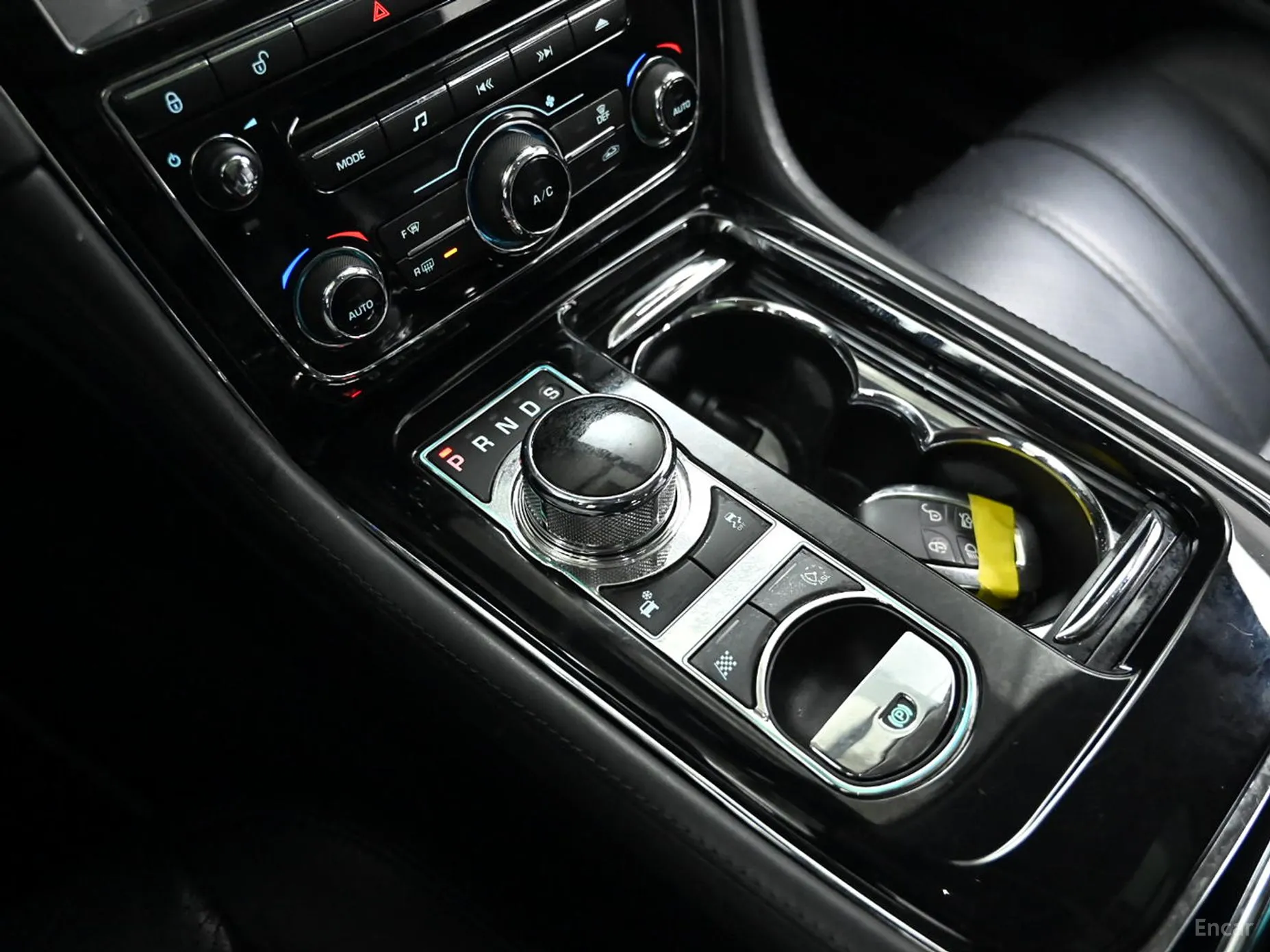 Jaguar All New XJ превью 9