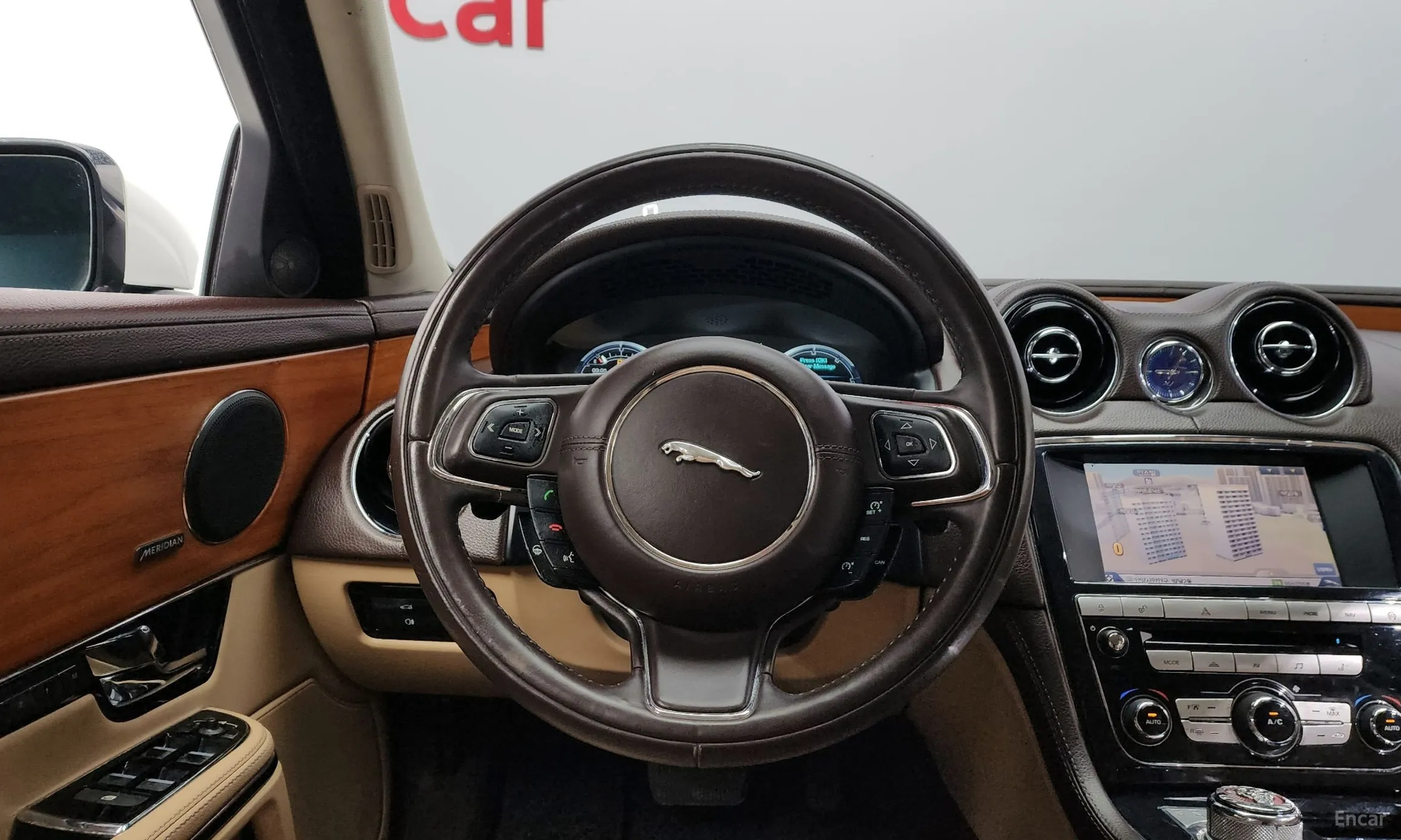 Jaguar All New XJ превью 13