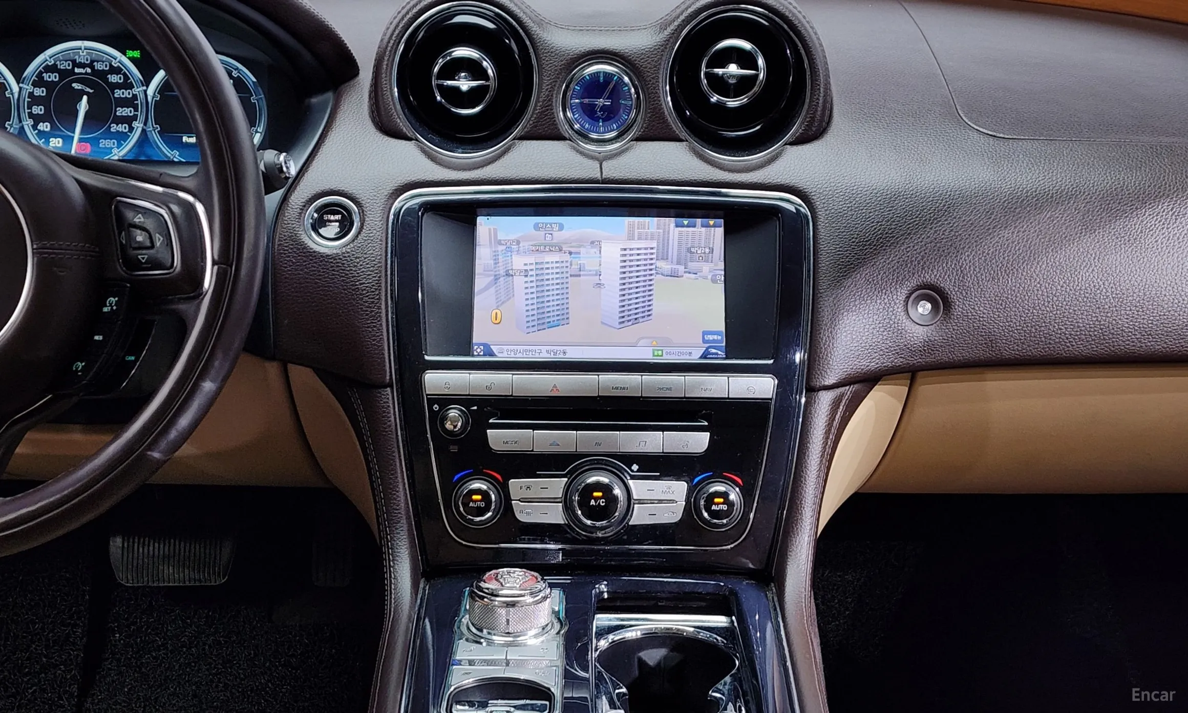 Jaguar All New XJ превью 14