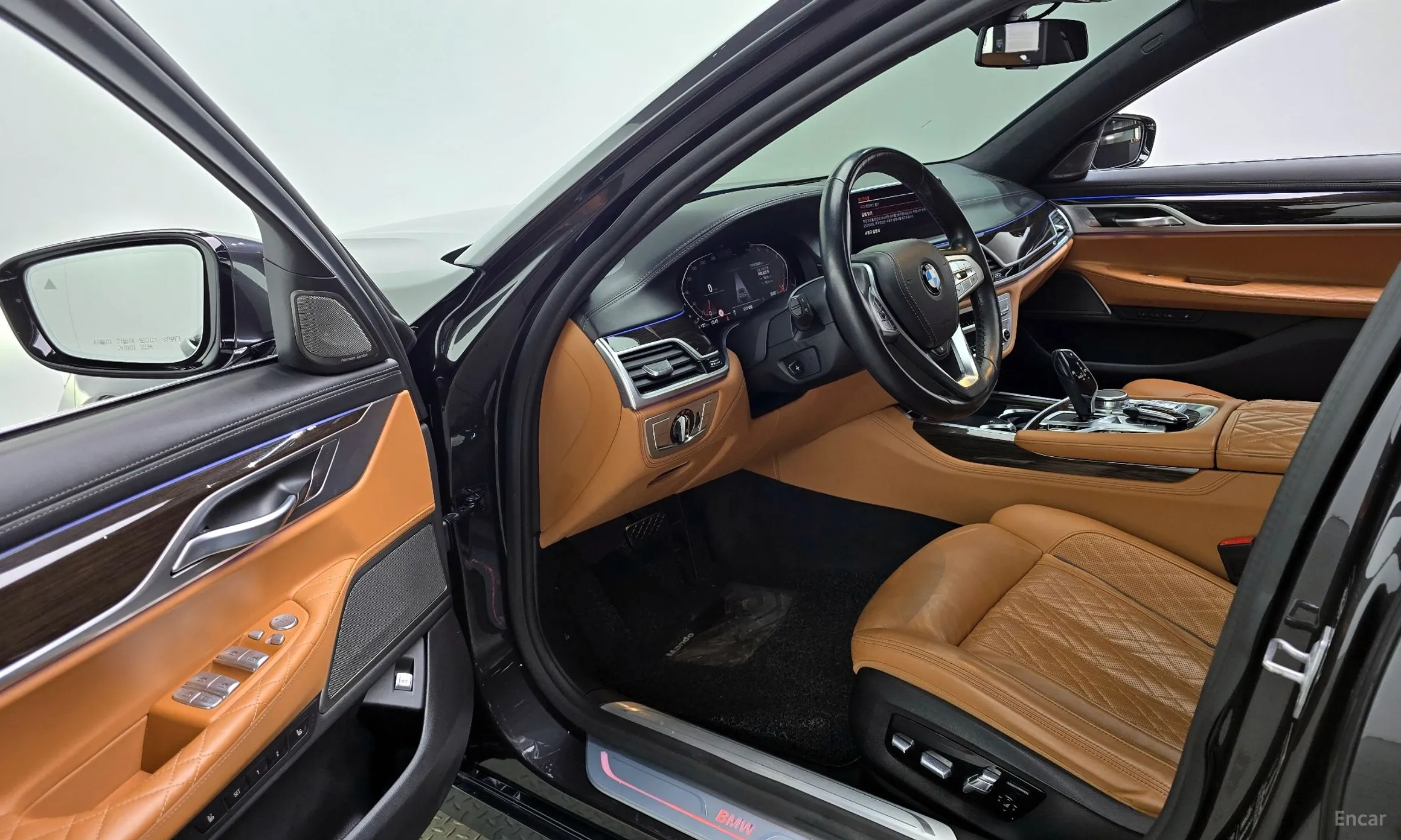 BMW 7 Series (G11) превью 10