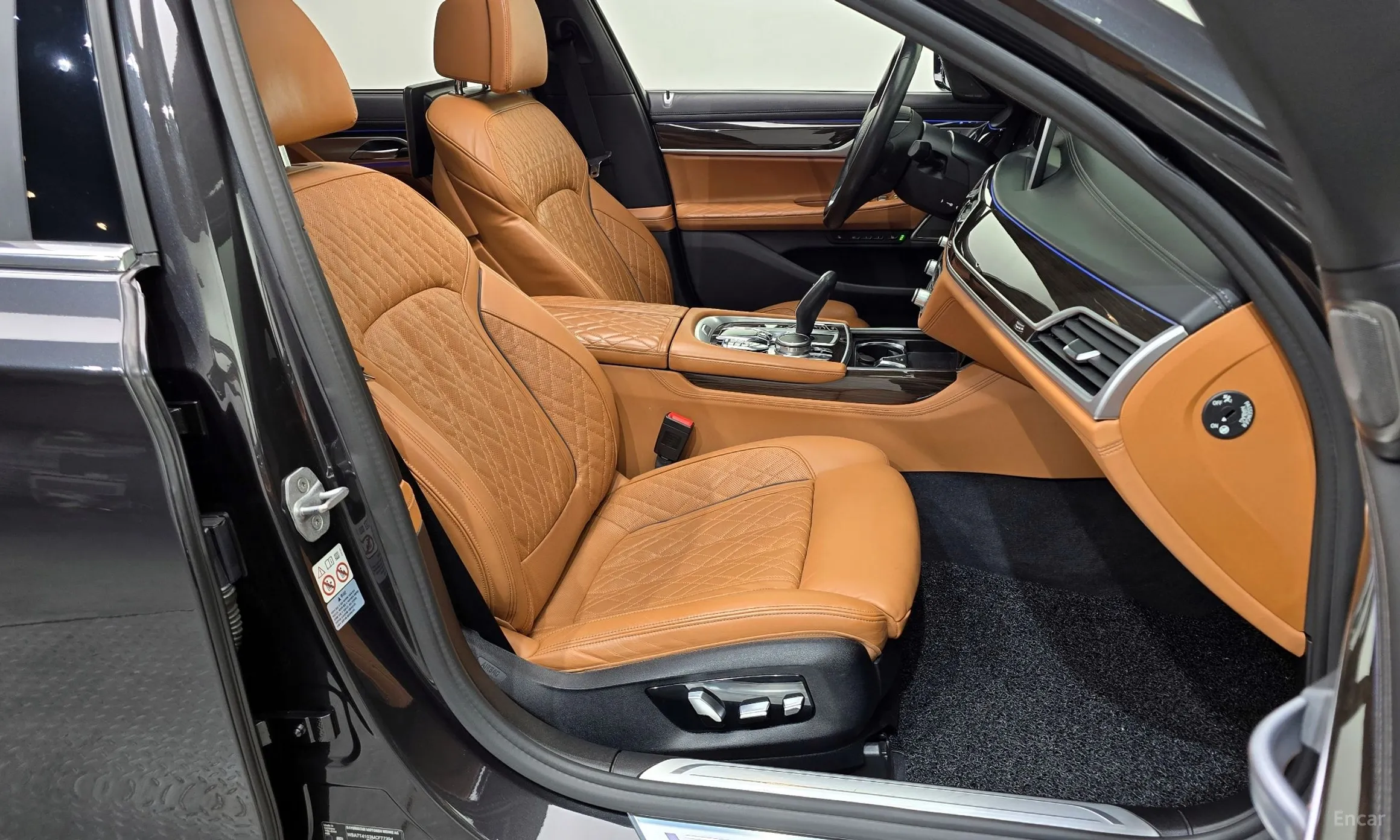 BMW 7 Series (G11) превью 12