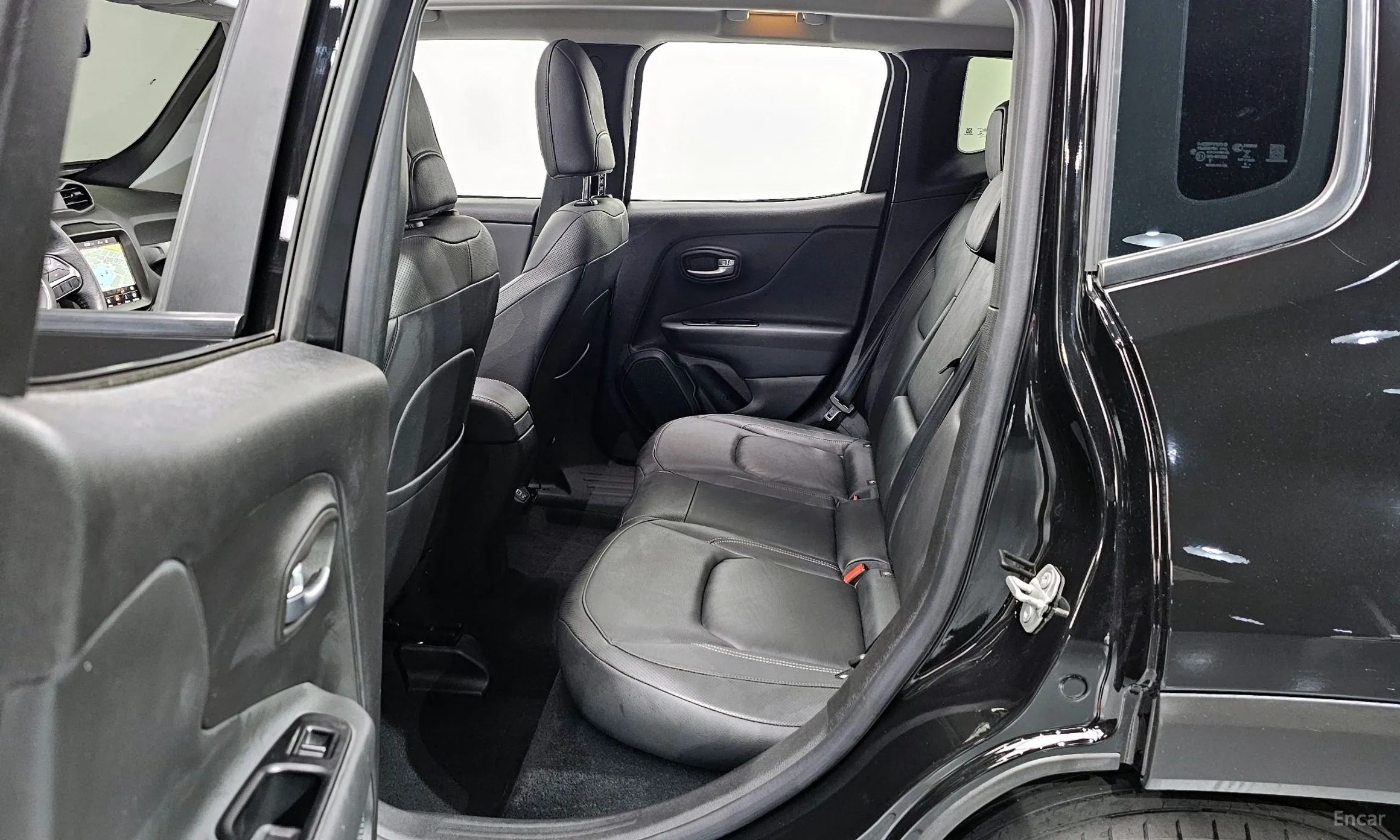 Jeep Renegade превью 12