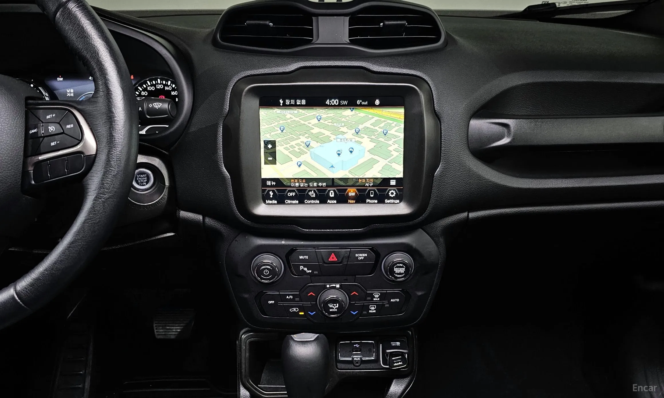 Jeep Renegade превью 16