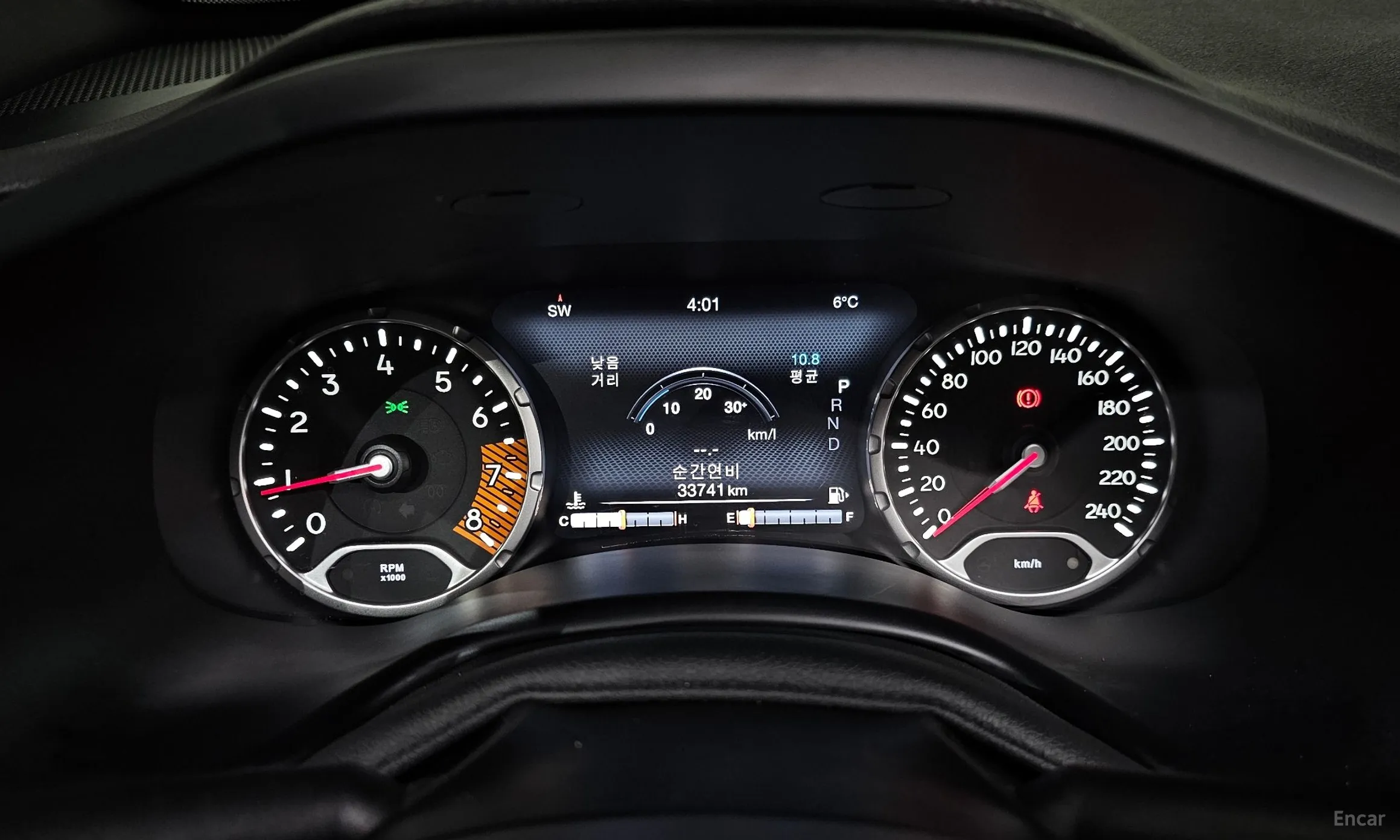 Jeep Renegade превью 8