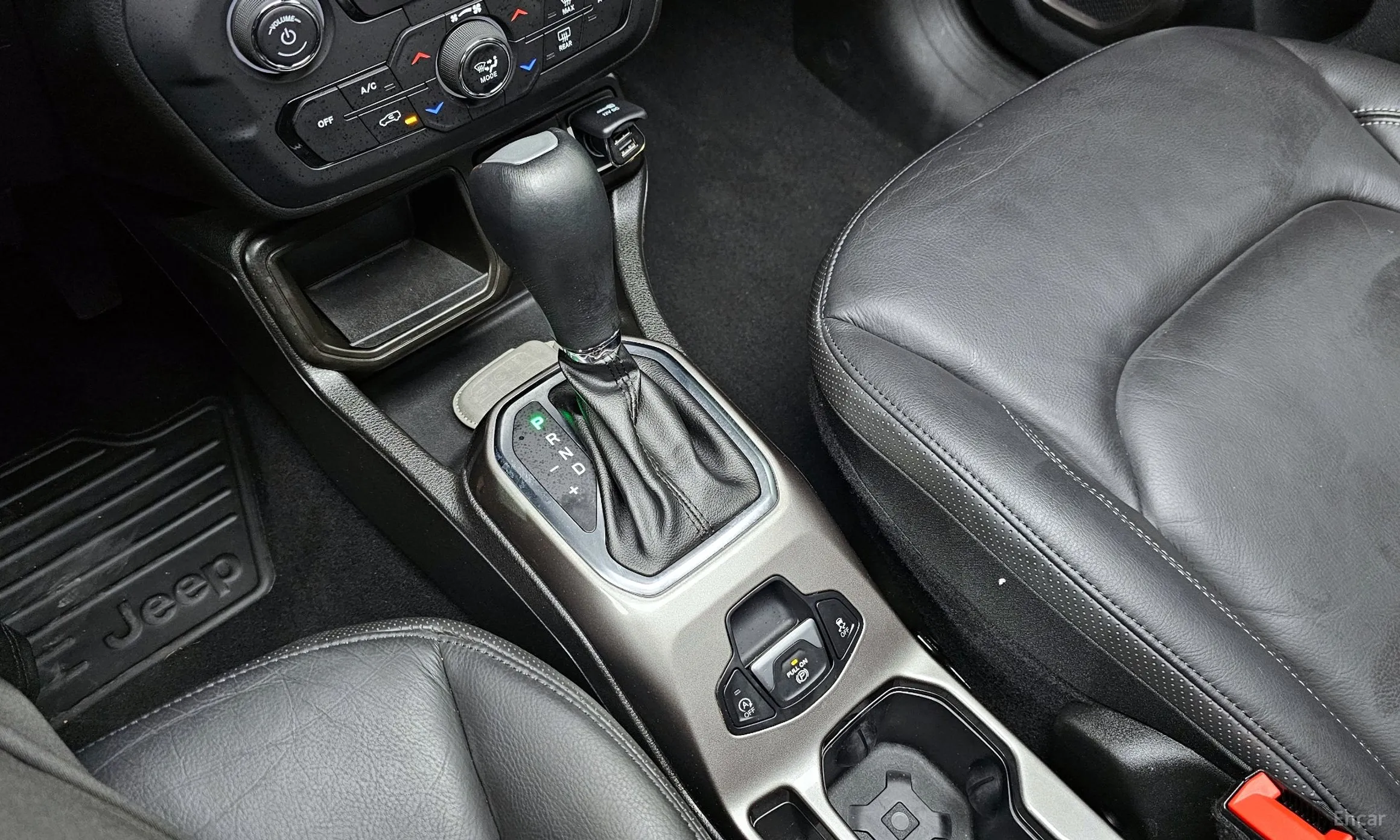 Jeep Renegade превью 9