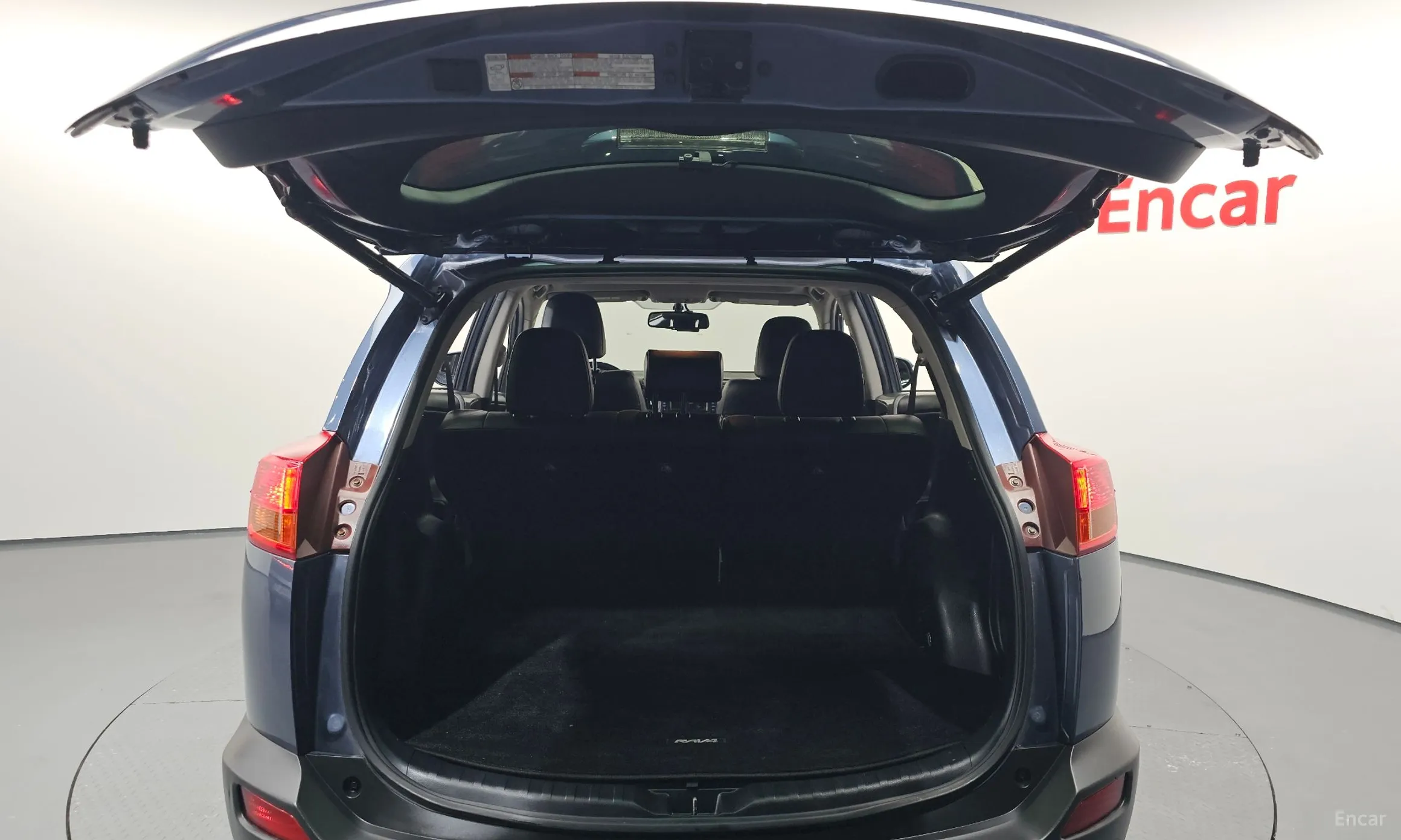 Toyota RAV4 превью 20
