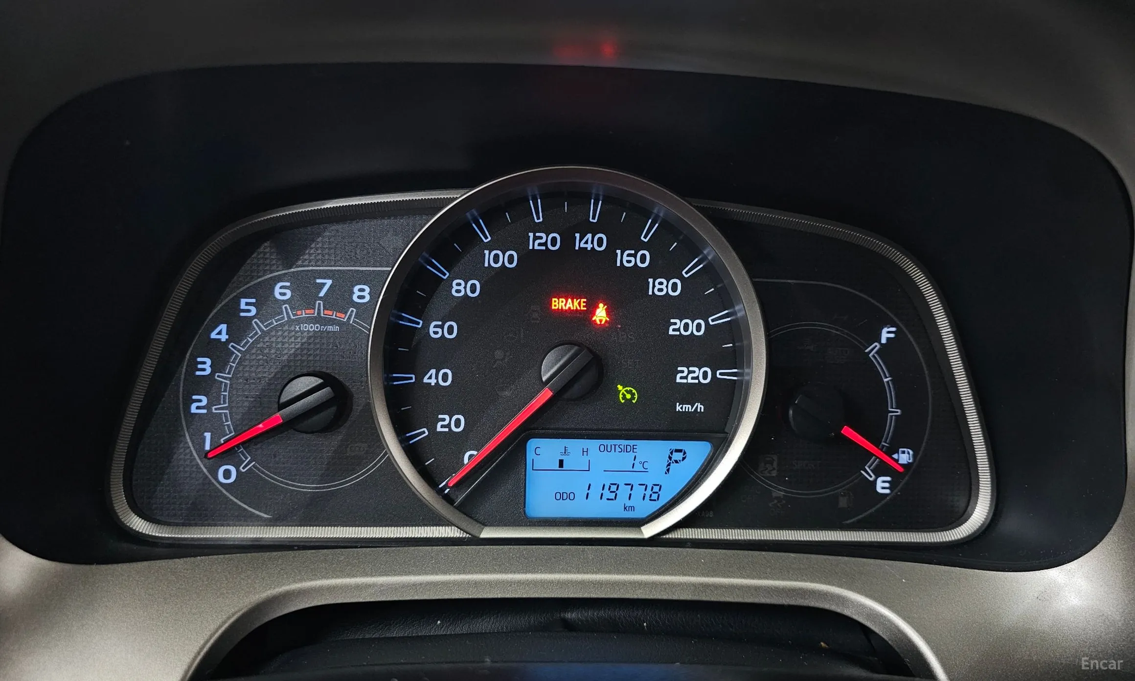 Toyota RAV4 превью 8