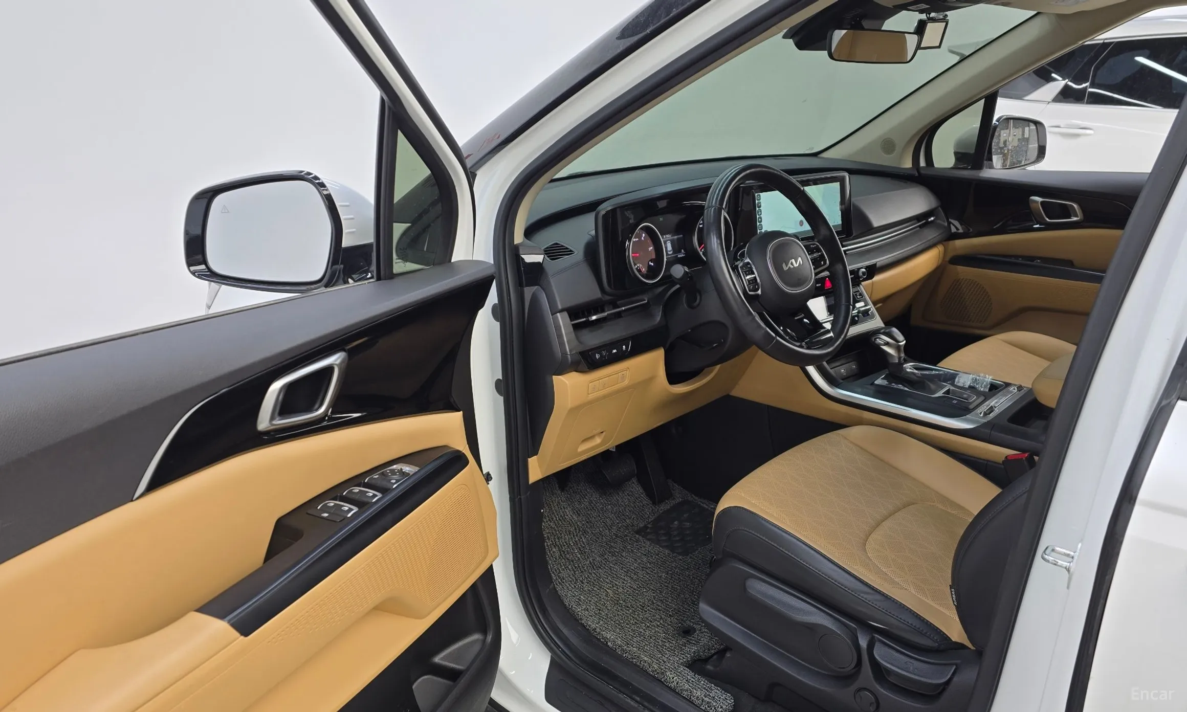 Kia Carnival Gen 4 превью 10