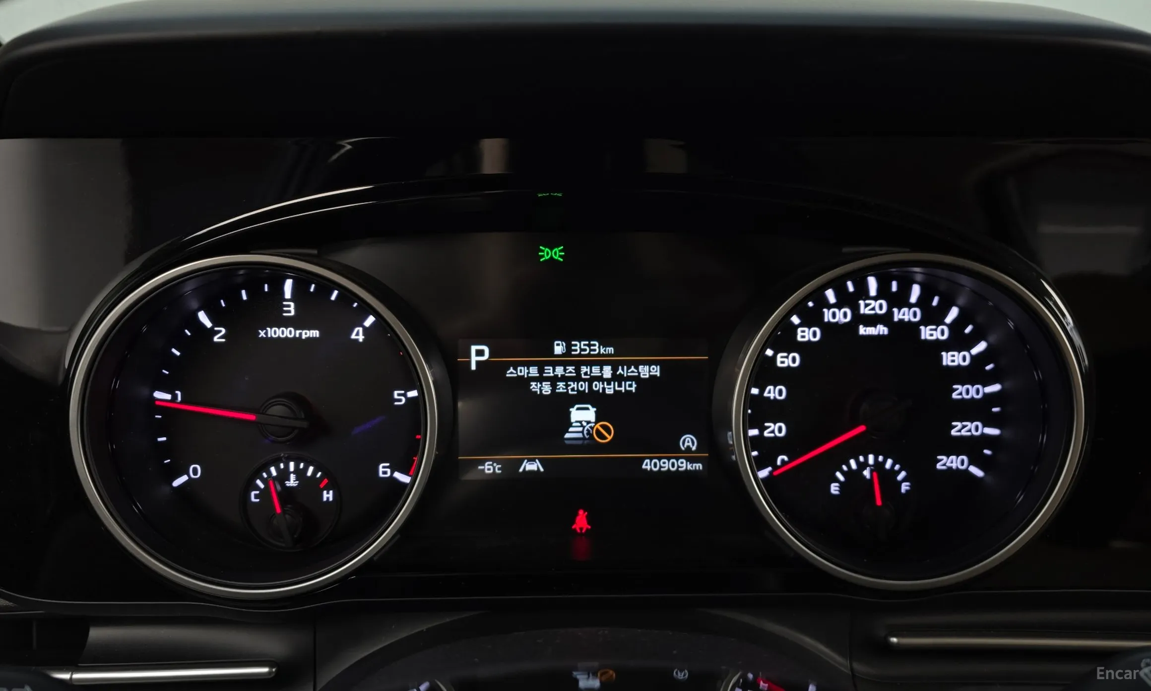 Kia Carnival Gen 4 превью 8